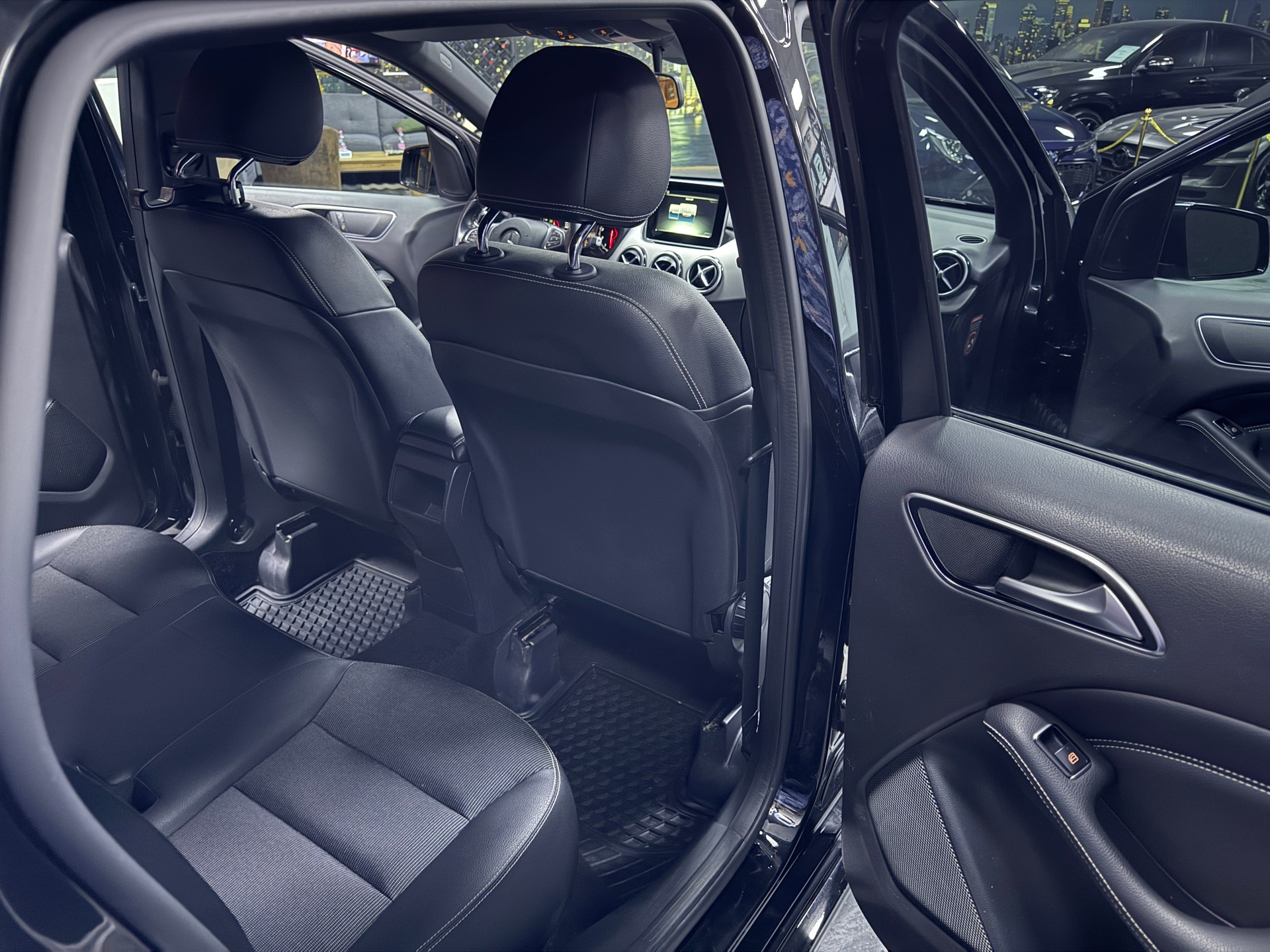 MERCEDES-BENZ B 220 Style 4Matic 7G-DCT / CH Fz / Frisch MFK-image-18