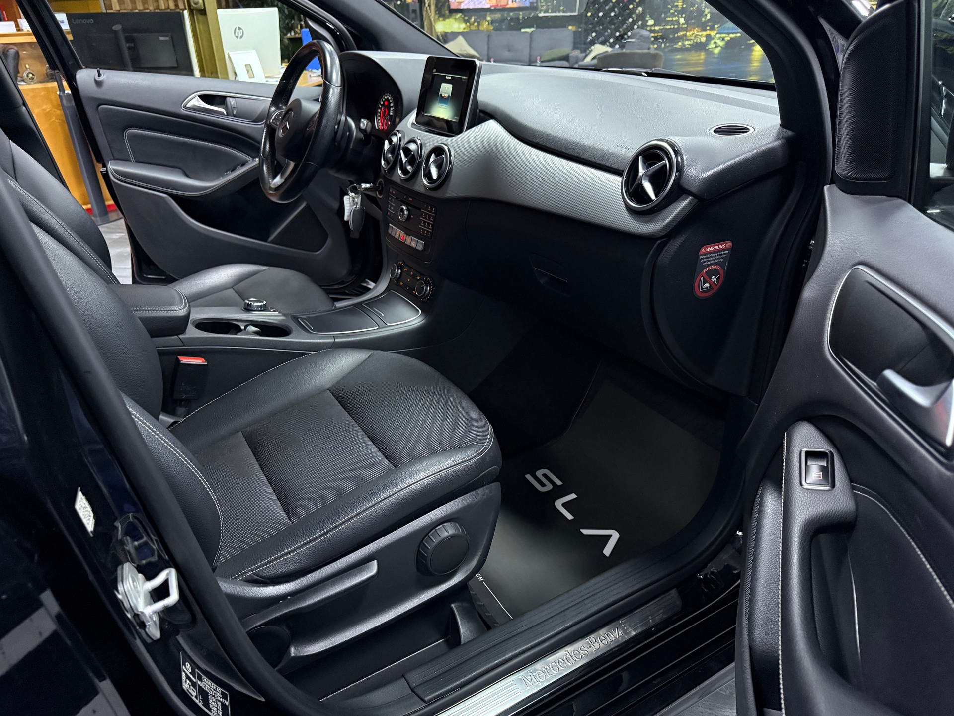 MERCEDES-BENZ B 220 Style 4Matic 7G-DCT / CH Fz / Frisch MFK-image-10