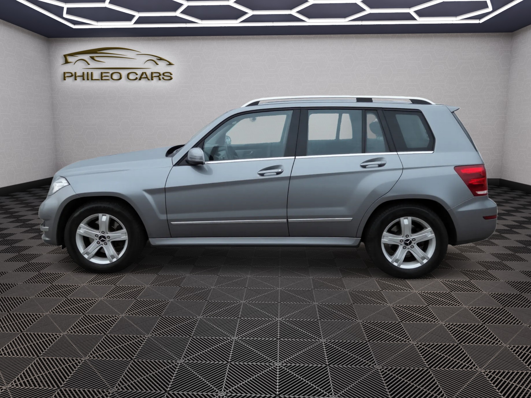MERCEDES-BENZ GLK 220 BlueTEC 4Matic 7G-Tronic-image-4