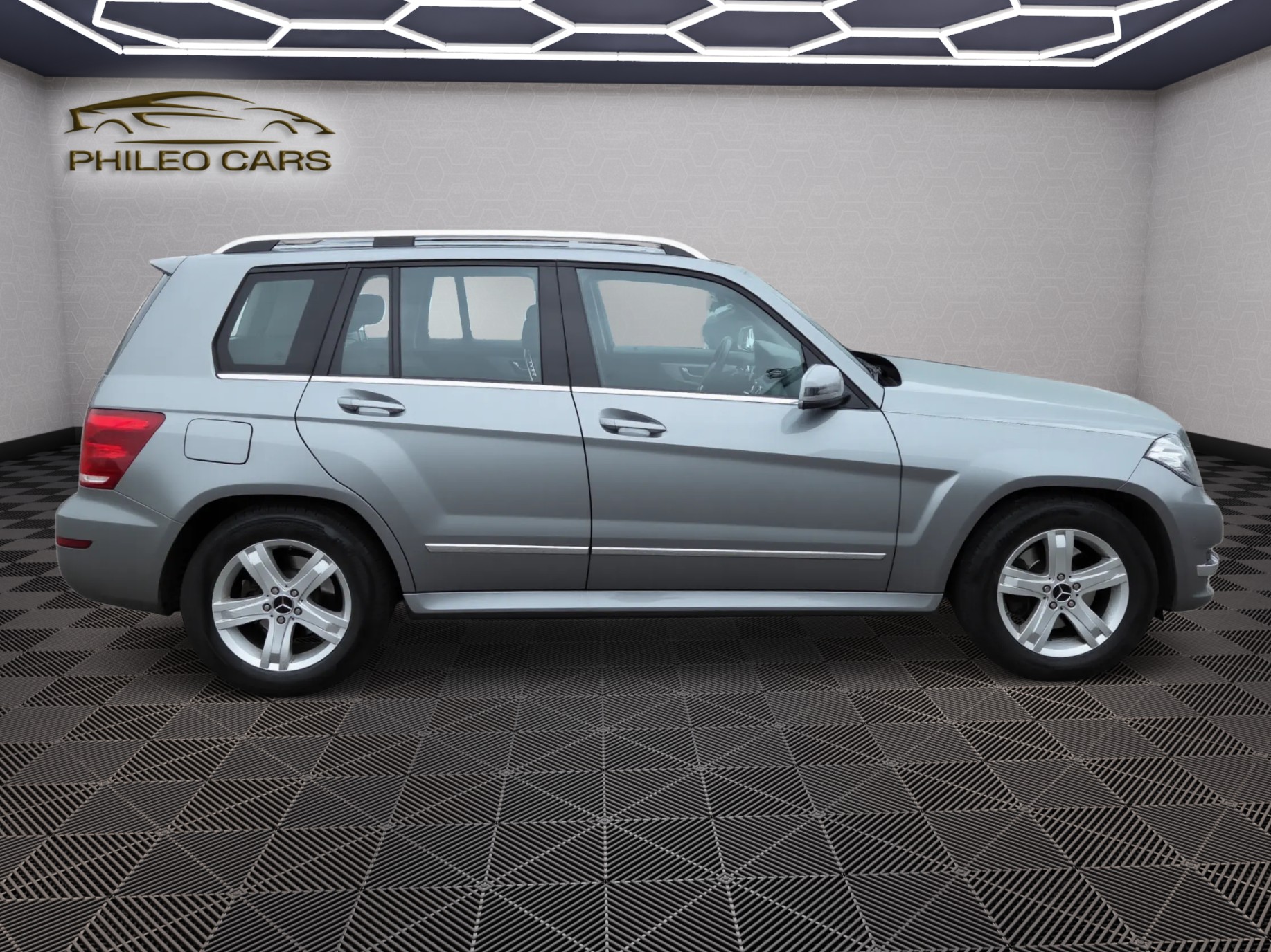 MERCEDES-BENZ GLK 220 BlueTEC 4Matic 7G-Tronic-image-3