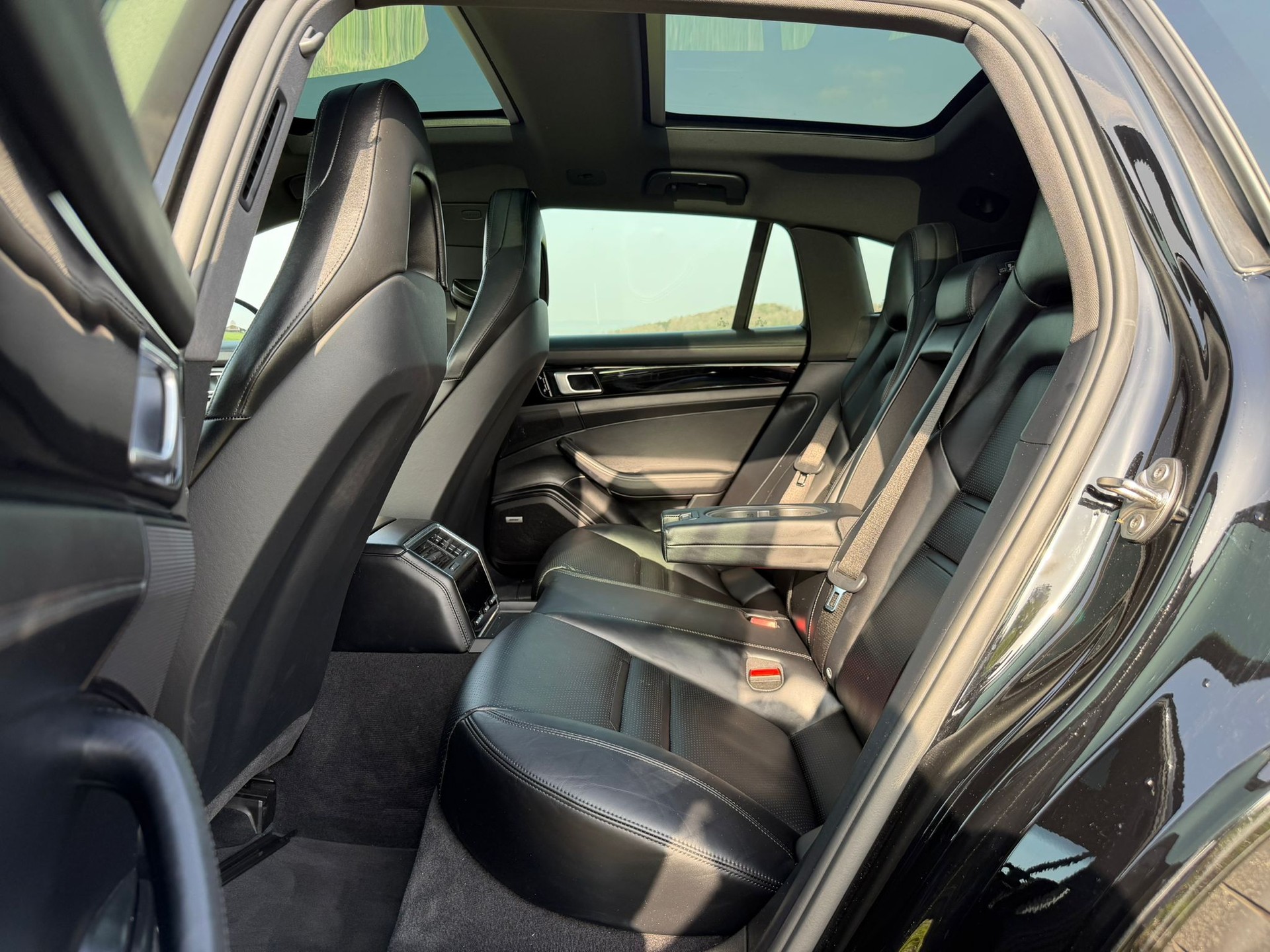 PORSCHE Panamera 4S Sport Turismo PDK-image-9