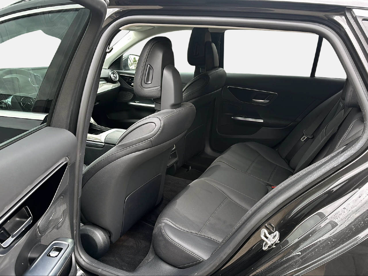MERCEDES-BENZ C 180 Avantgarde Kombi-image-12