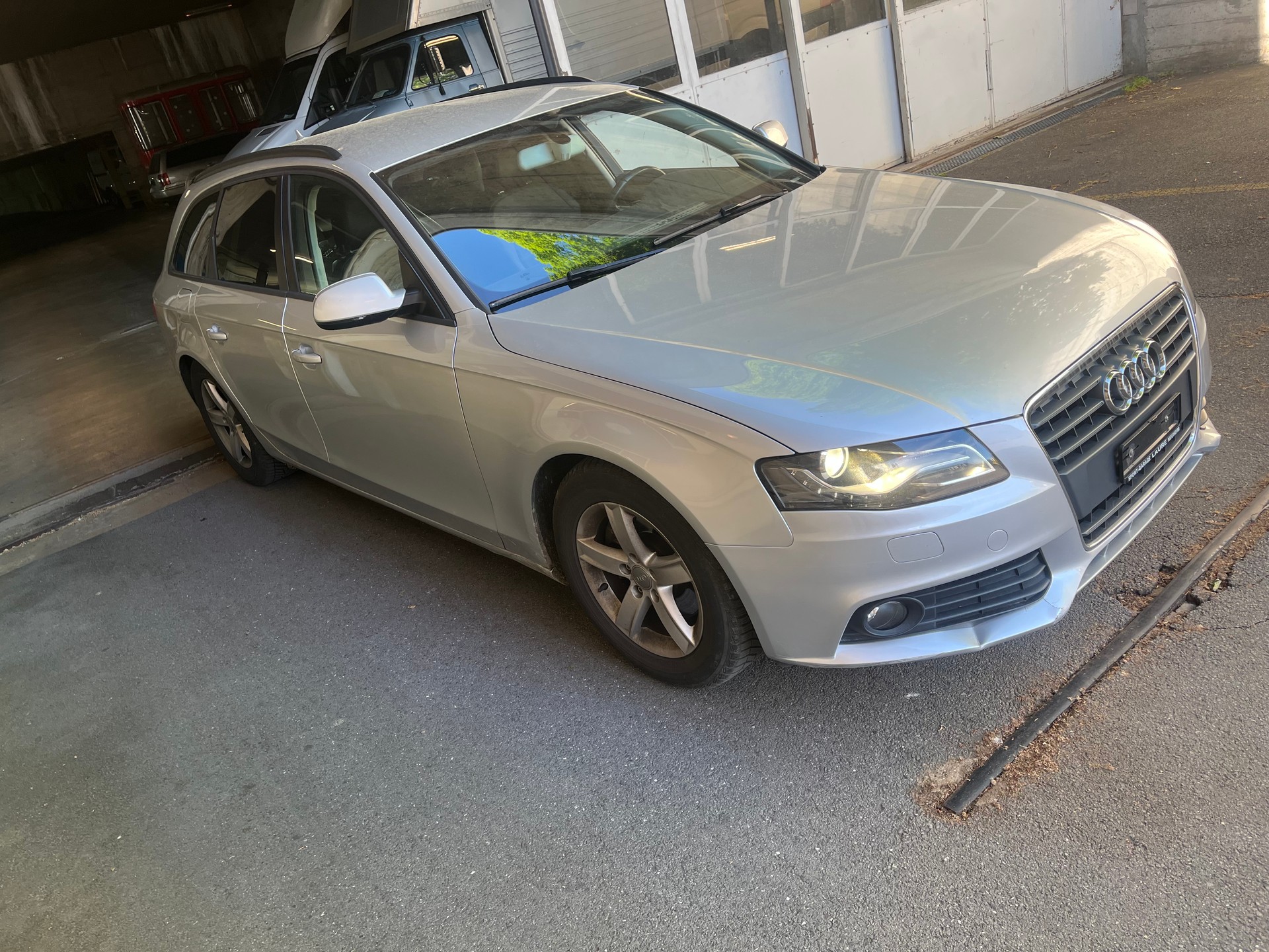AUDI A4 Avant 2.0 TFSI multitronic-image-4