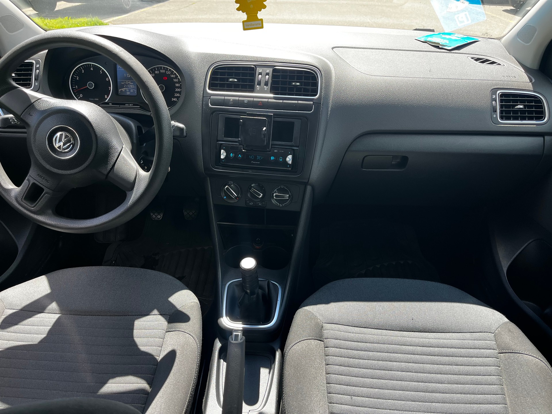 VW Polo 1.2 12V Comfortline-image-14