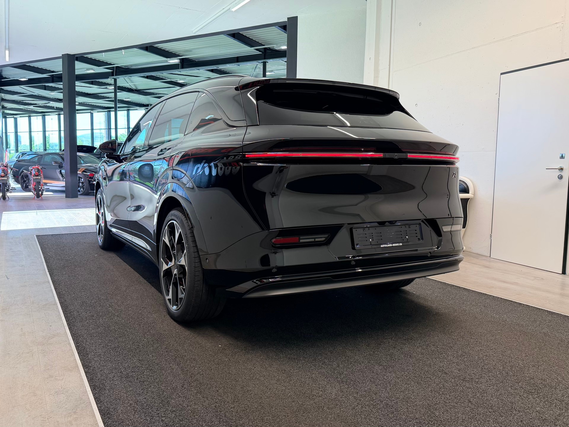ZEEKR 7X 100kWh Privilege AWD-image-4