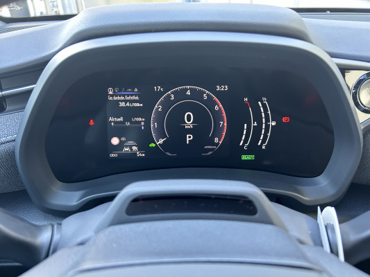 LEXUS LBX FWD Impression-image-13