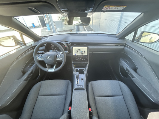 LEXUS LBX FWD Impression-image-5