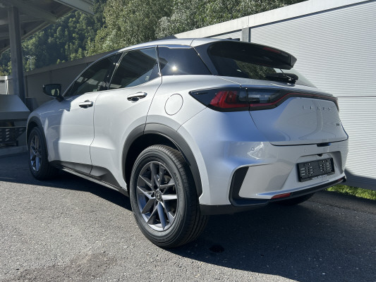 LEXUS LBX FWD Impression-image-3