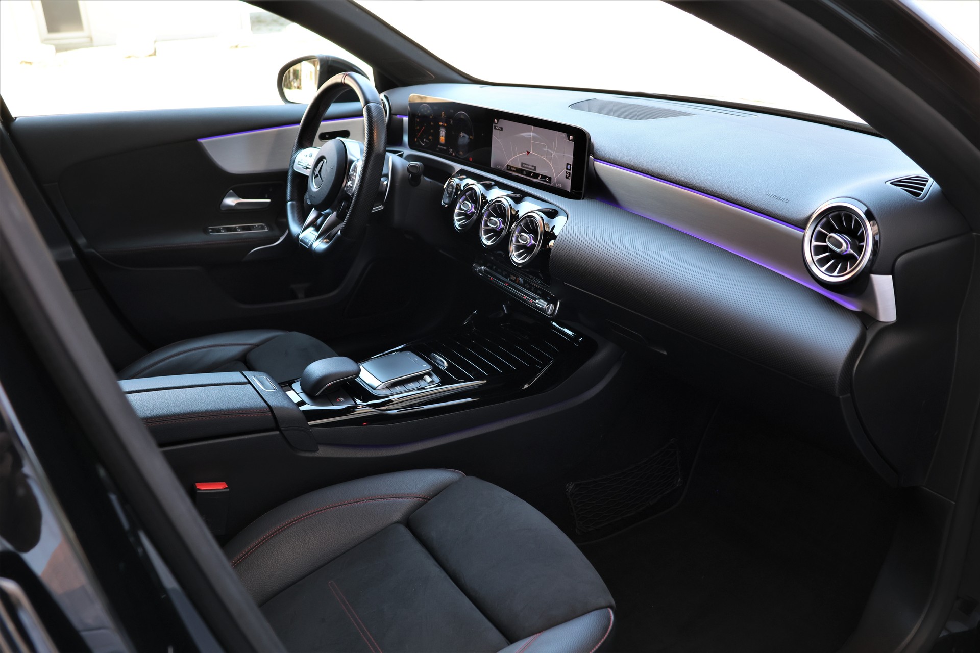 MERCEDES-BENZ A 45 S AMG 4Matic+ Speedshift (CH)-image-18