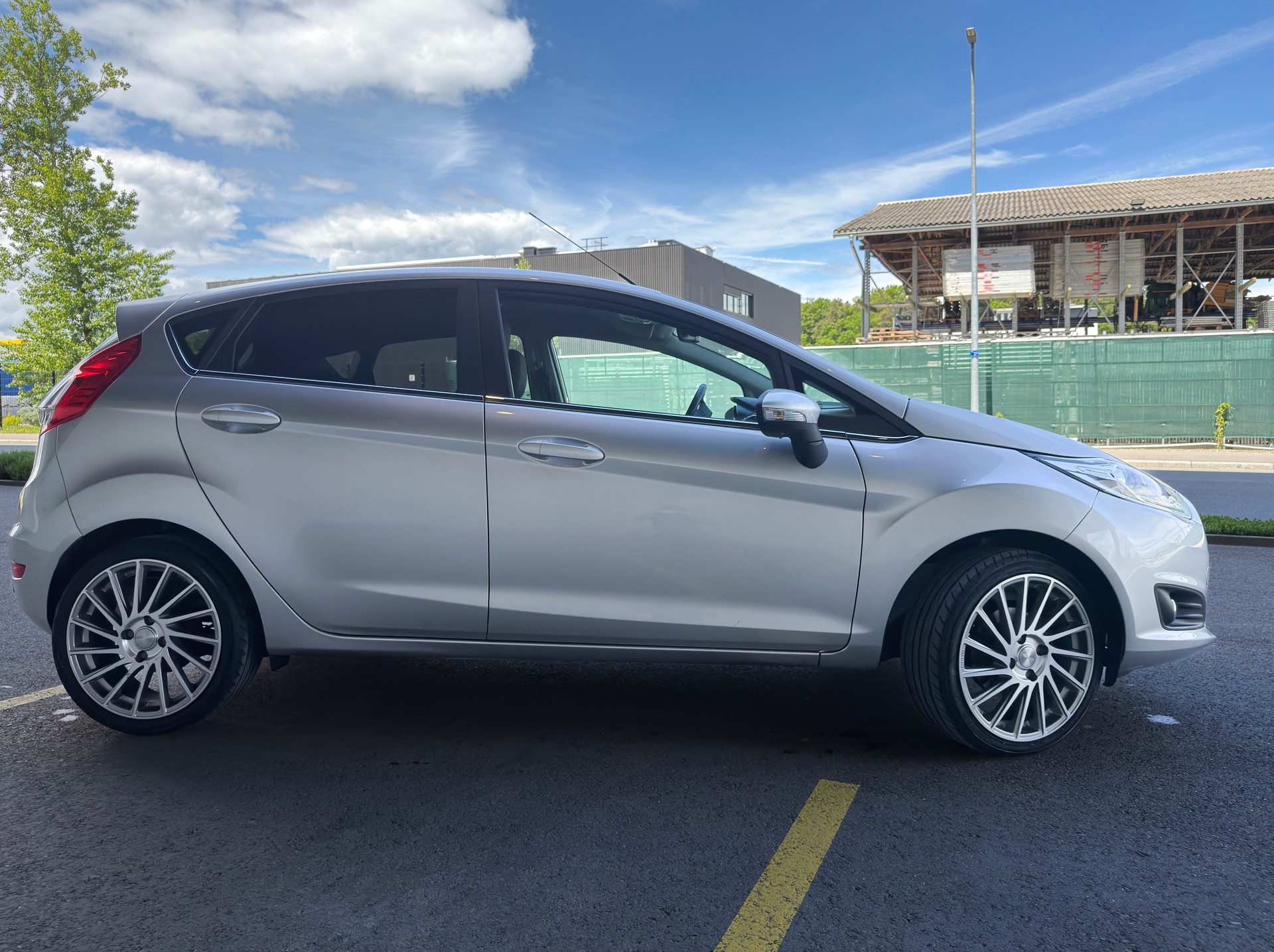 FORD 1.6 Ti-VCT Titanium