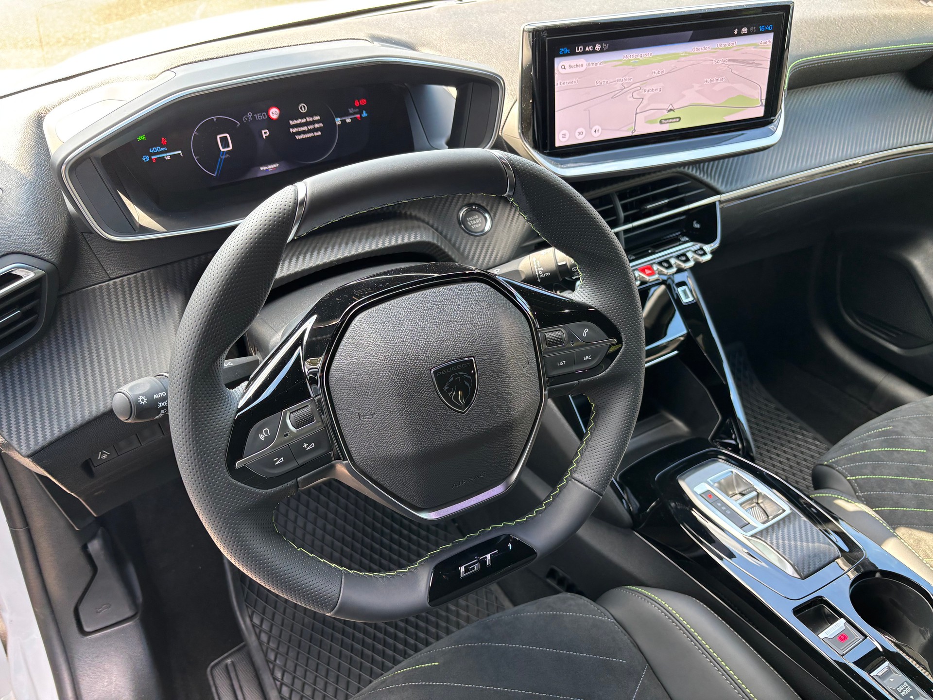 PEUGEOT 208 1.2 MHEV 145 GT-image-11