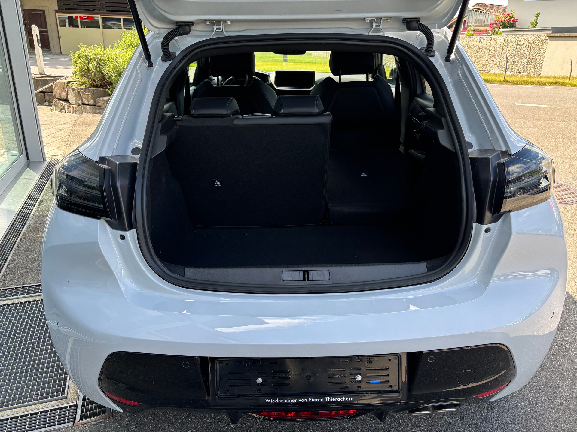 PEUGEOT 208 1.2 MHEV 145 GT-image-5