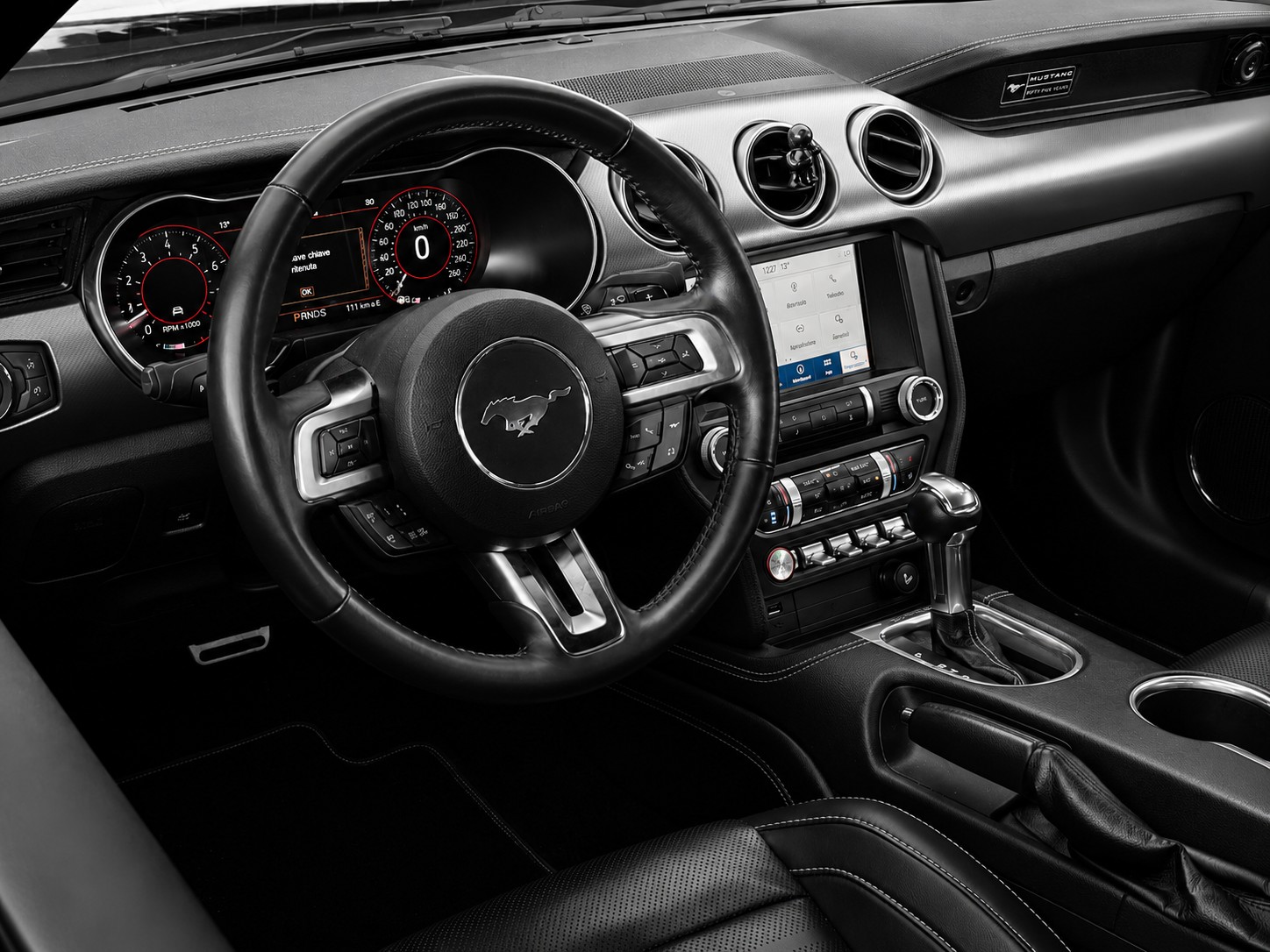 FORD Mustang Coupé 5.0 V8 GT-image-18