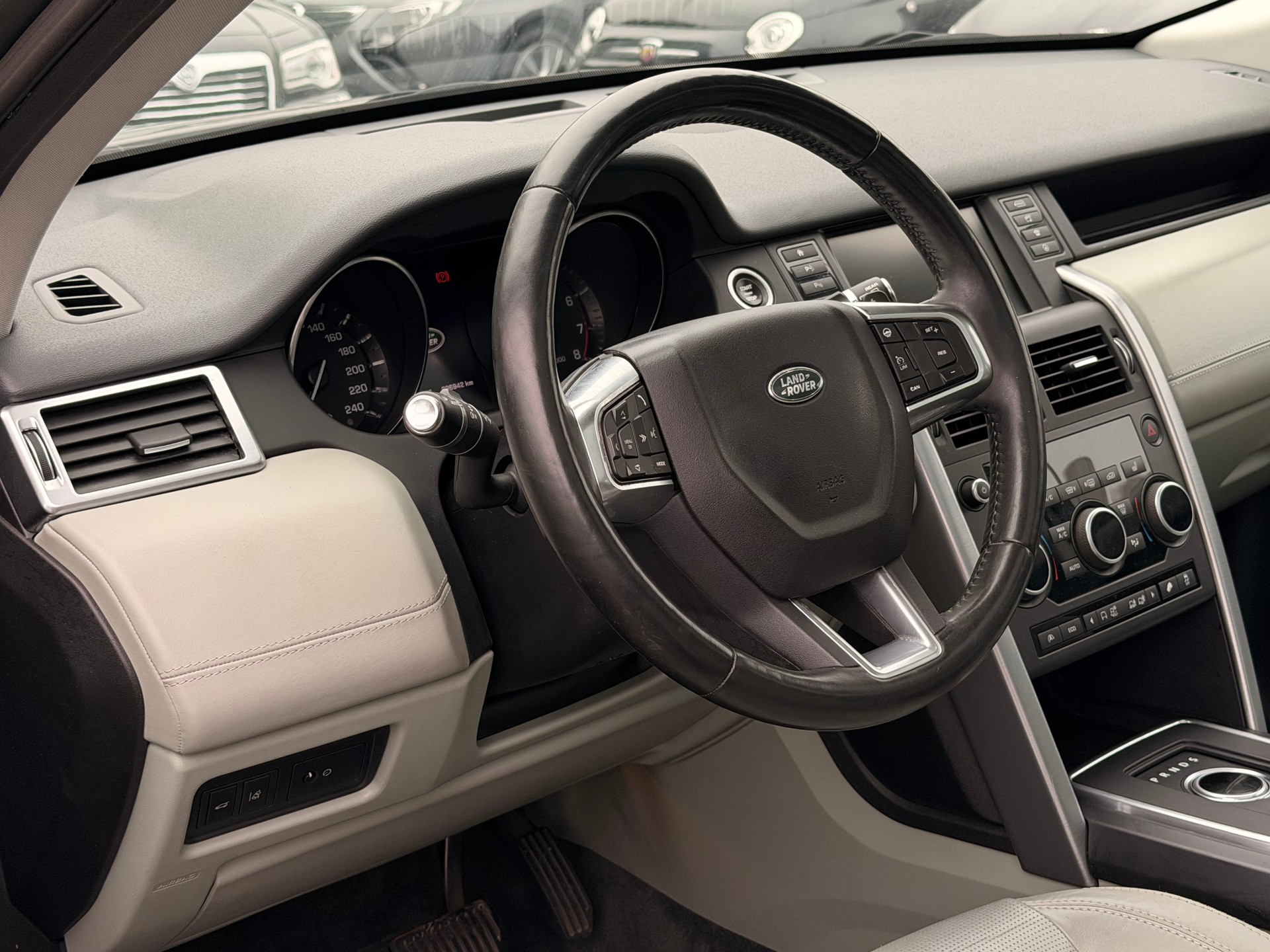 LAND ROVER Discovery Sport 2.0 Si4 HSE Luxury AT9-image-16