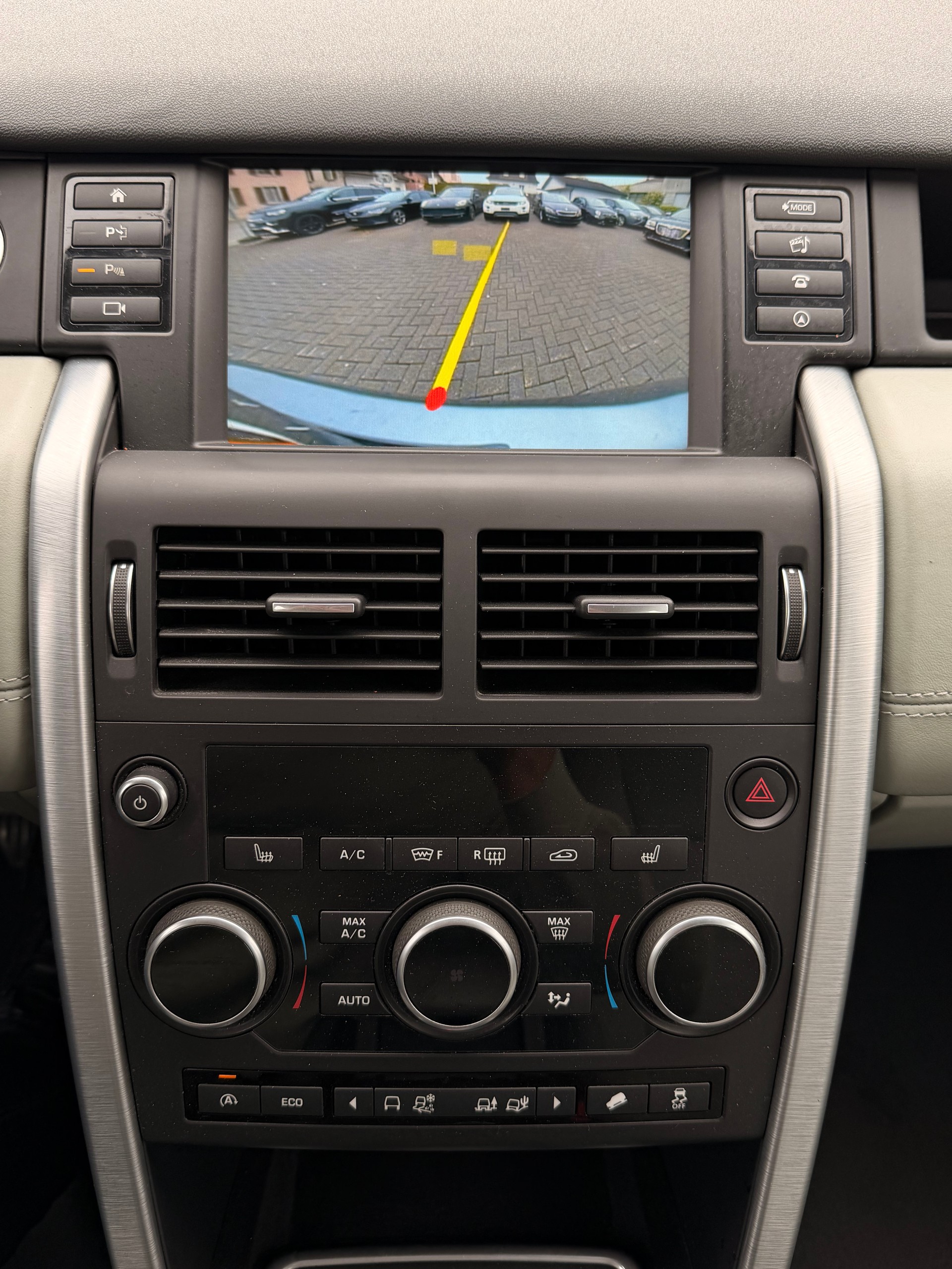 LAND ROVER Discovery Sport 2.0 Si4 HSE Luxury AT9-image-13