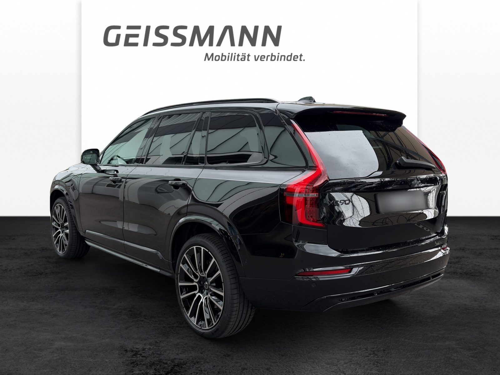 VOLVO XC90 2.0 T8 TE Black Edition eAWD-image-4