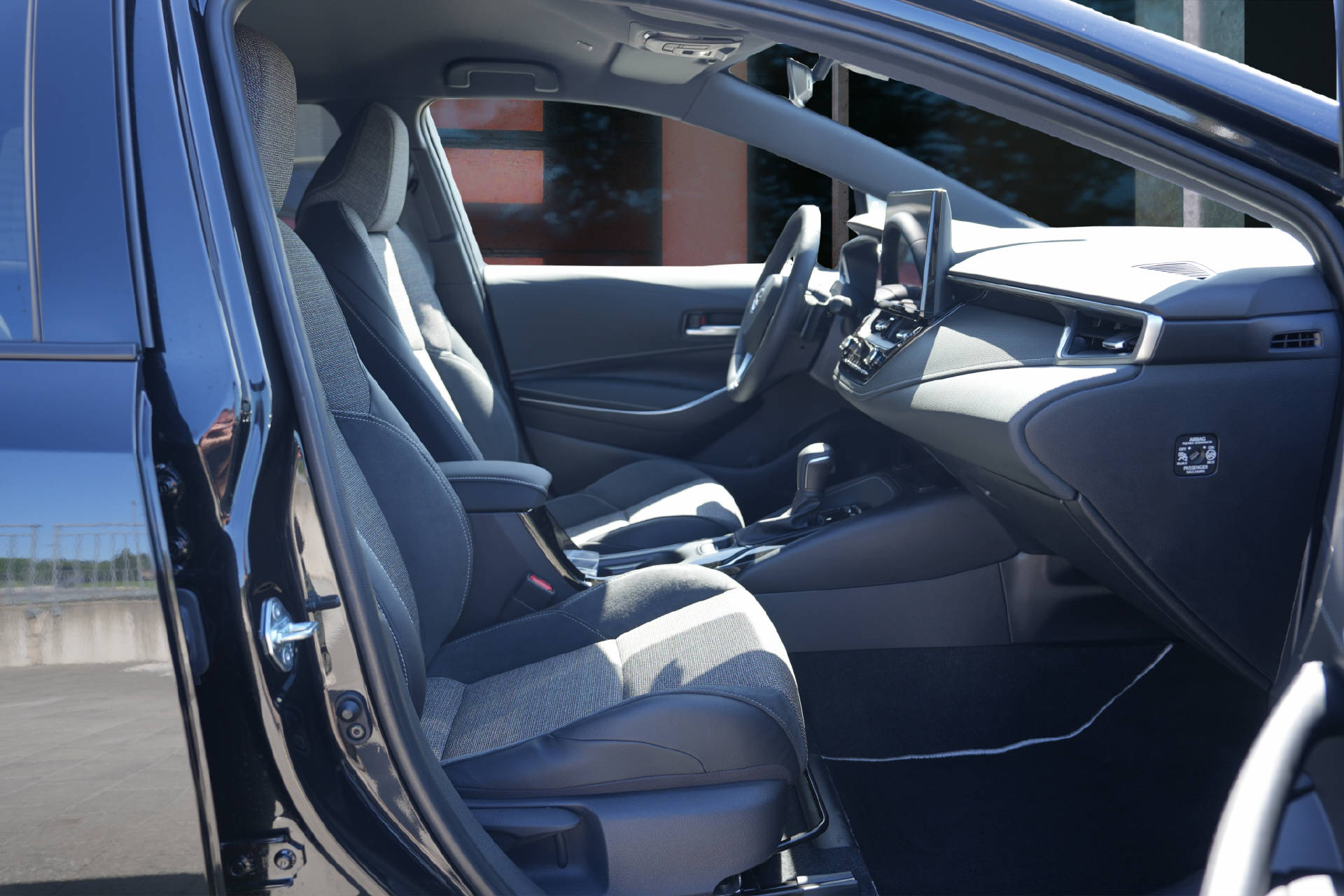 TOYOTA Corolla Touring Sports 2.0 HSD Swiss Edition-image-5