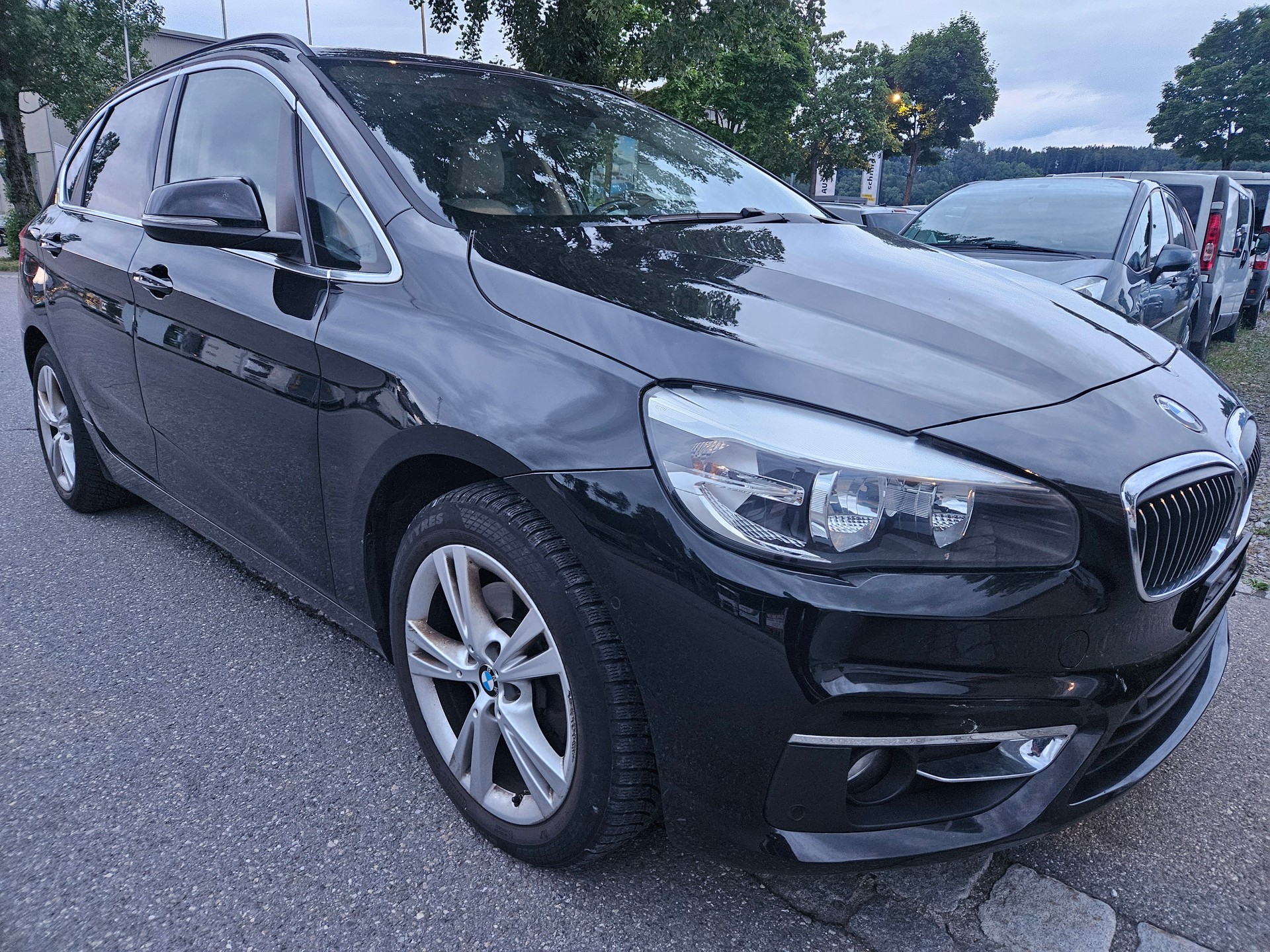BMW 220i Active Tourer Sport Line Steptronic-image-2