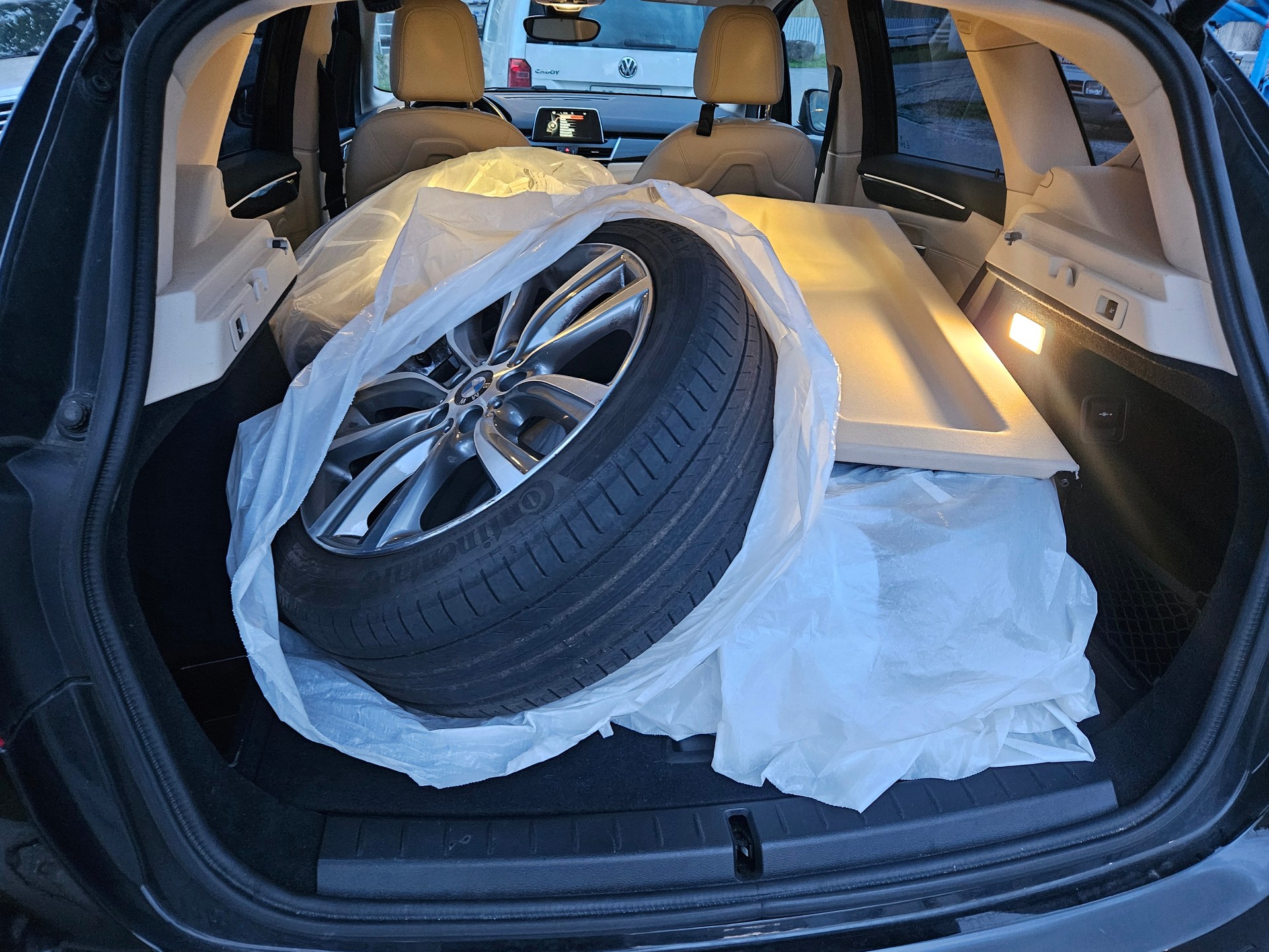 BMW 220i Active Tourer Sport Line Steptronic-image-15