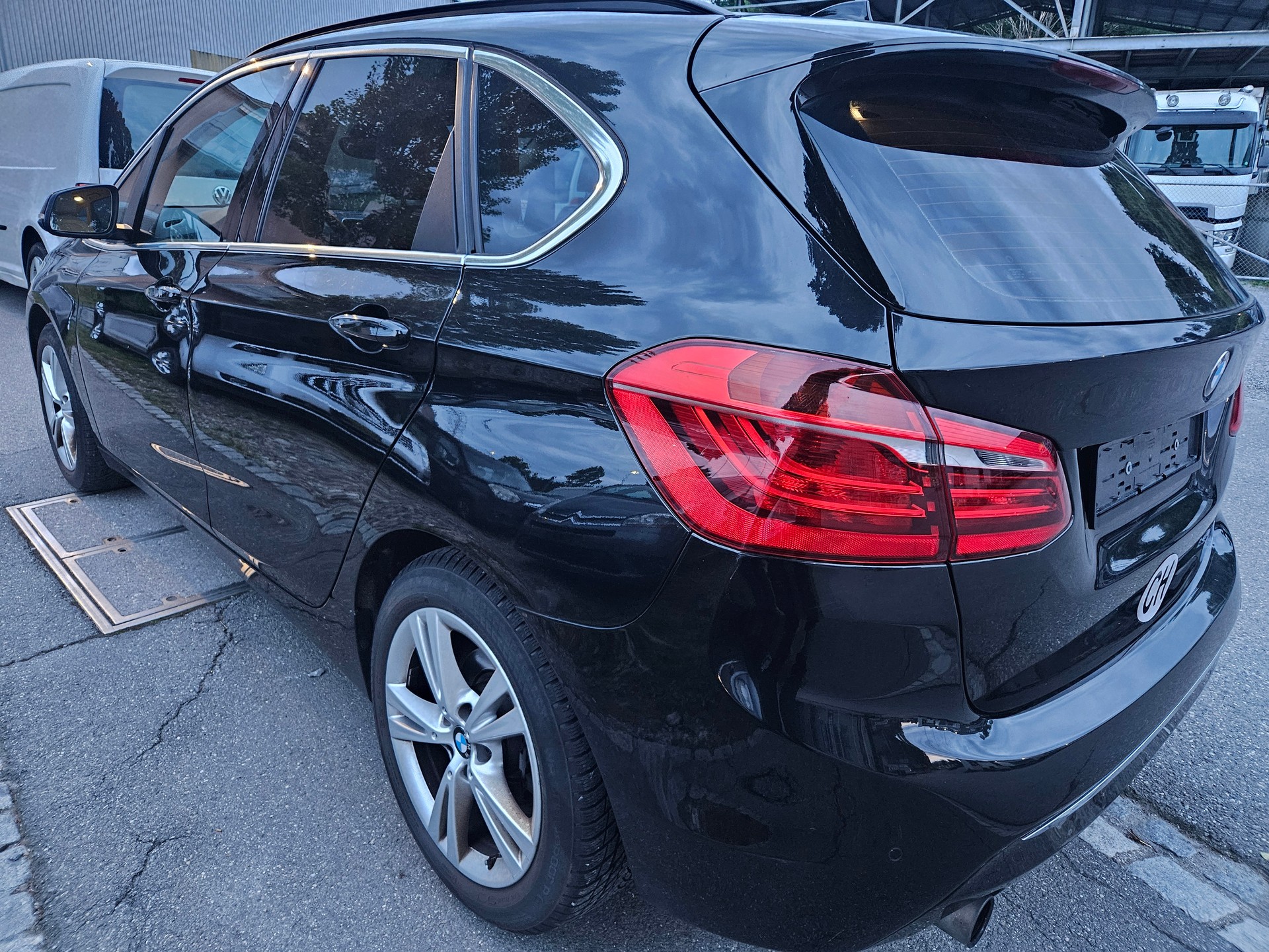 BMW 220i Active Tourer Sport Line Steptronic-image-6