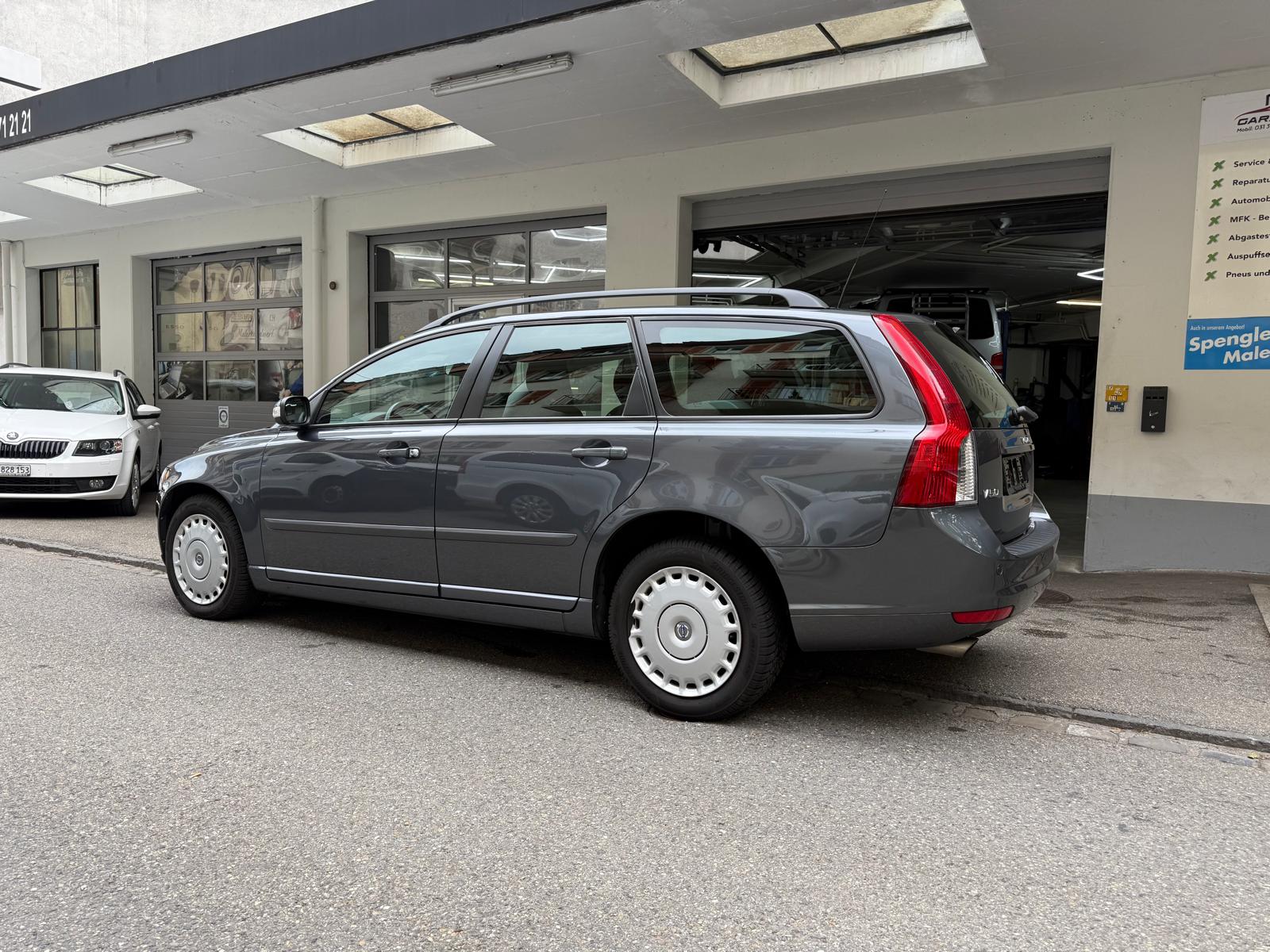 VOLVO V50 T5 AWD Kinetic Geartronic-image-2