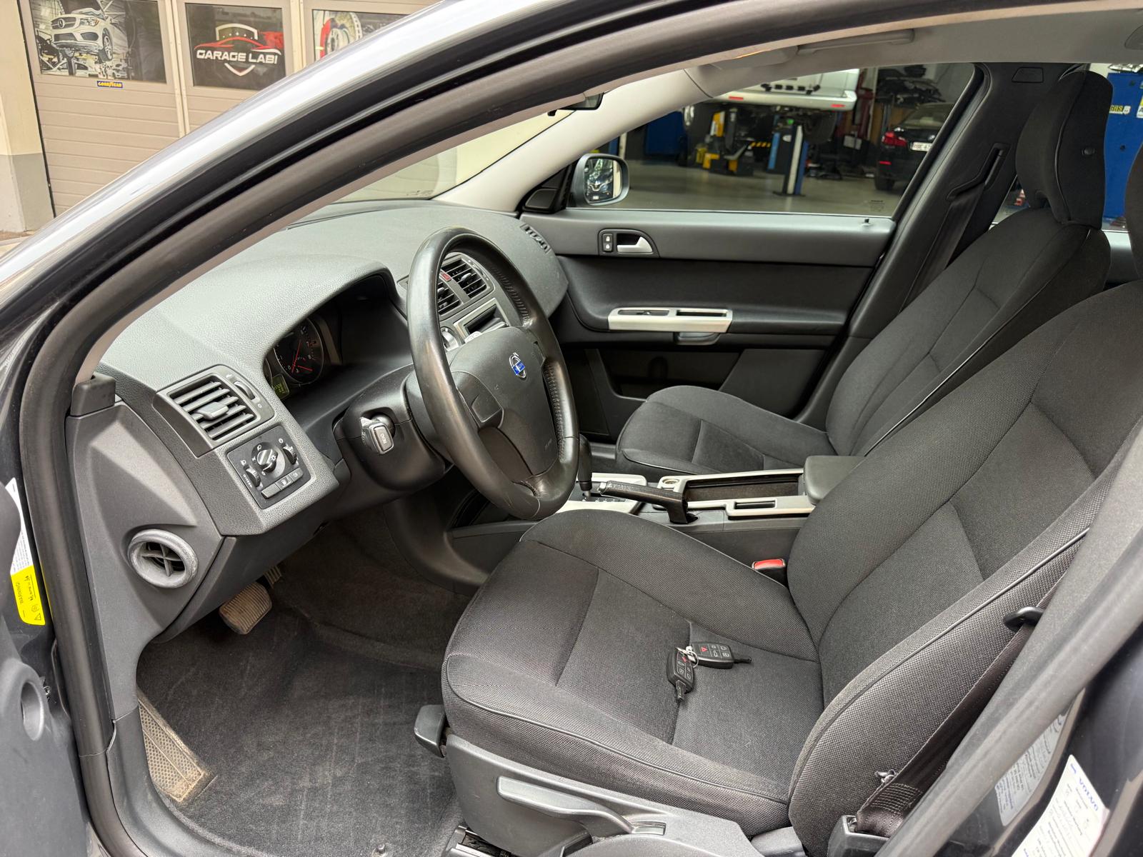 VOLVO V50 T5 AWD Kinetic Geartronic-image-9