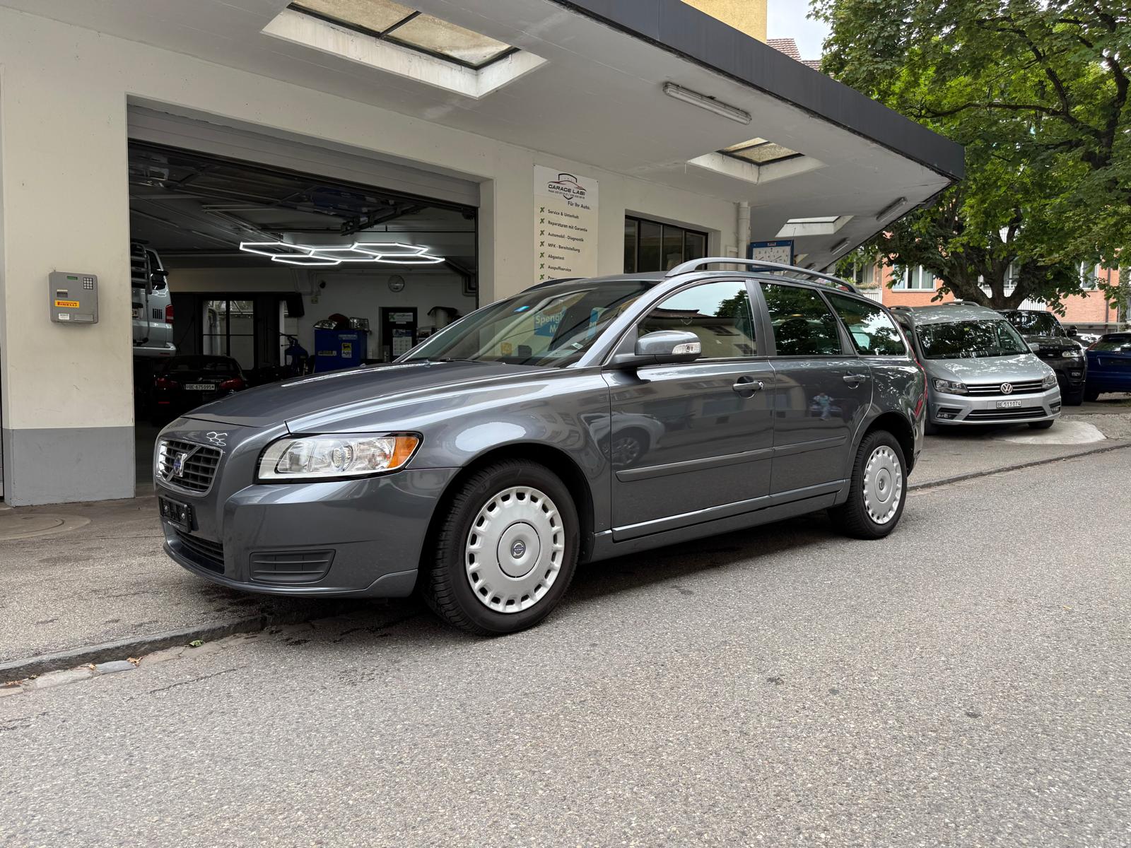 VOLVO V50 T5 AWD Kinetic Geartronic-image-1