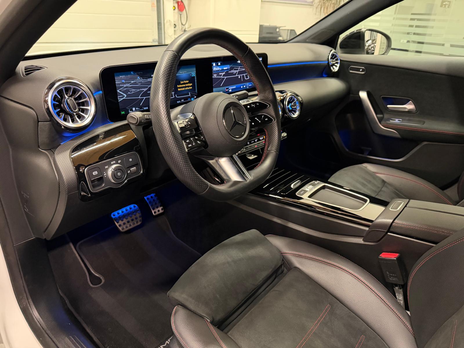 MERCEDES-BENZ A 180 AMG Line-image-9