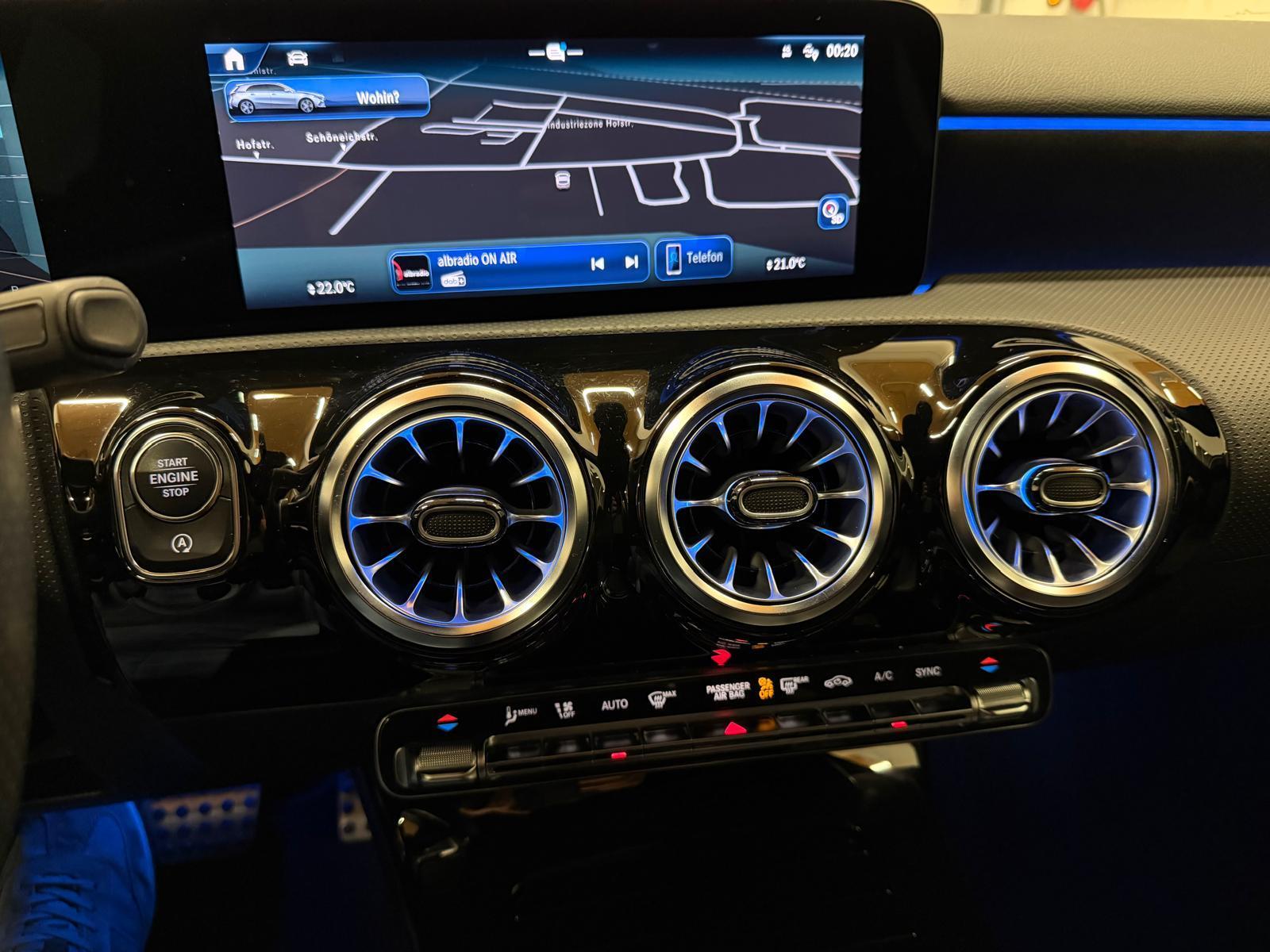 MERCEDES-BENZ A 180 AMG Line-image-23