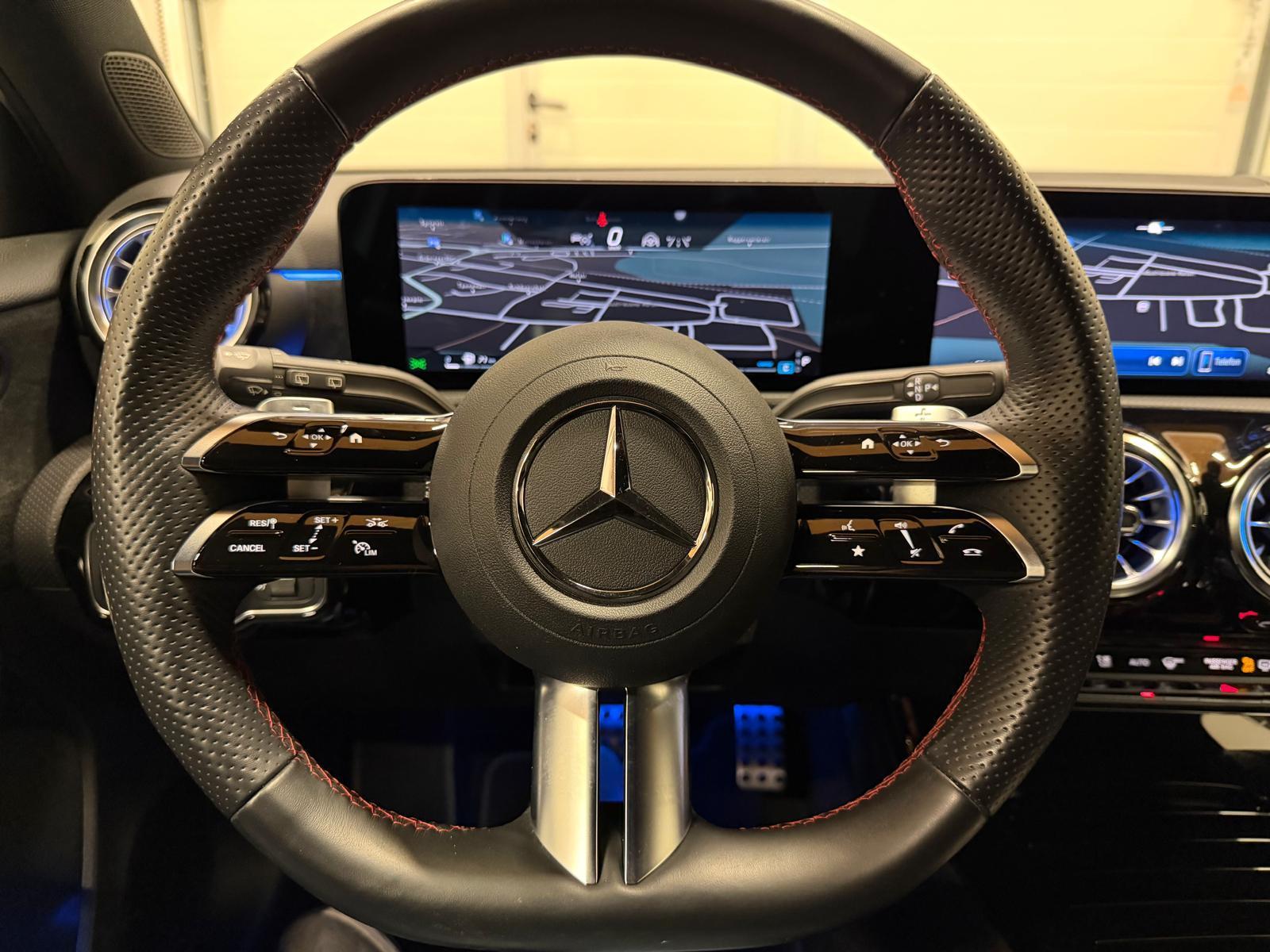 MERCEDES-BENZ A 180 AMG Line-image-19