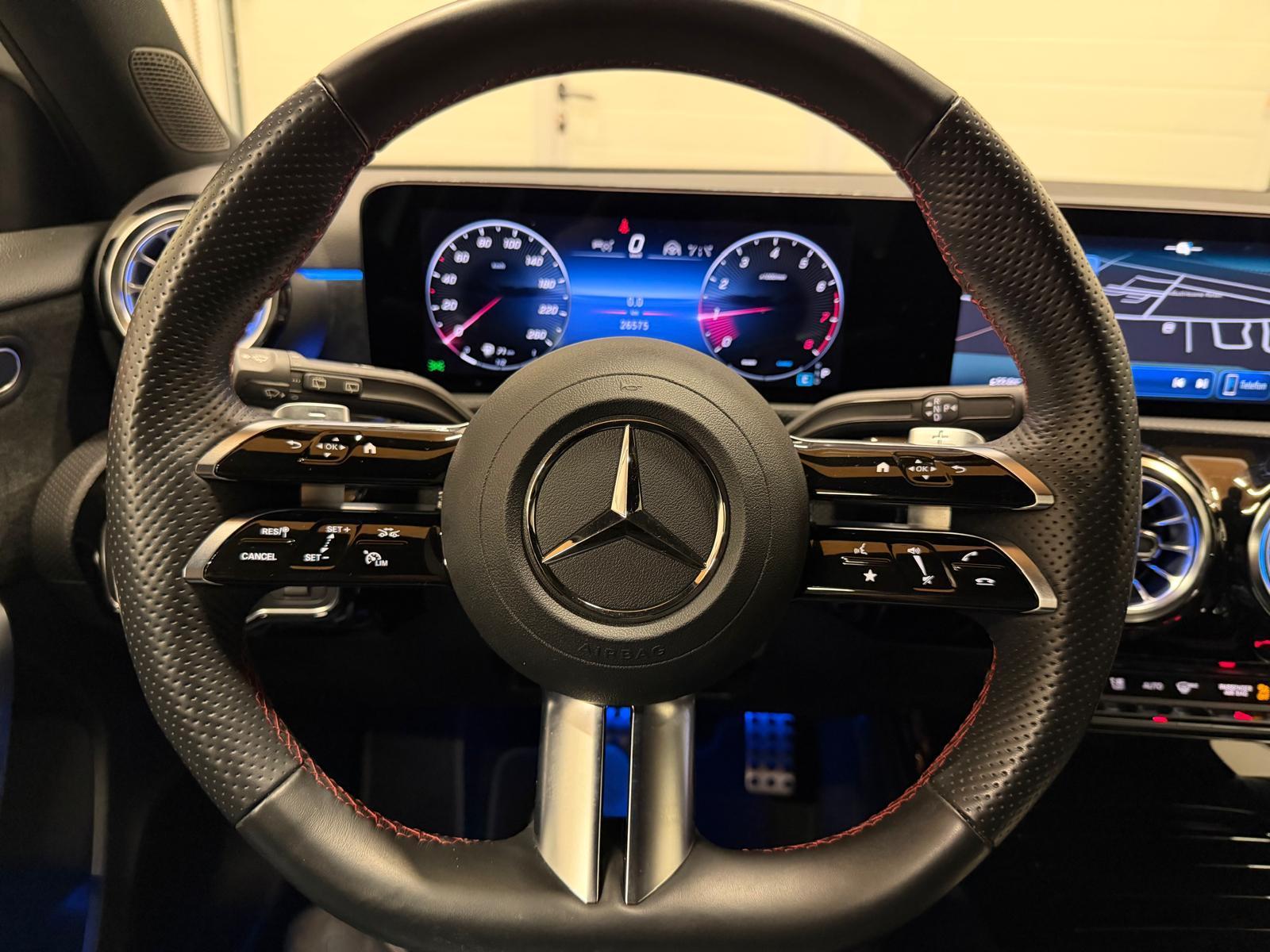 MERCEDES-BENZ A 180 AMG Line-image-18