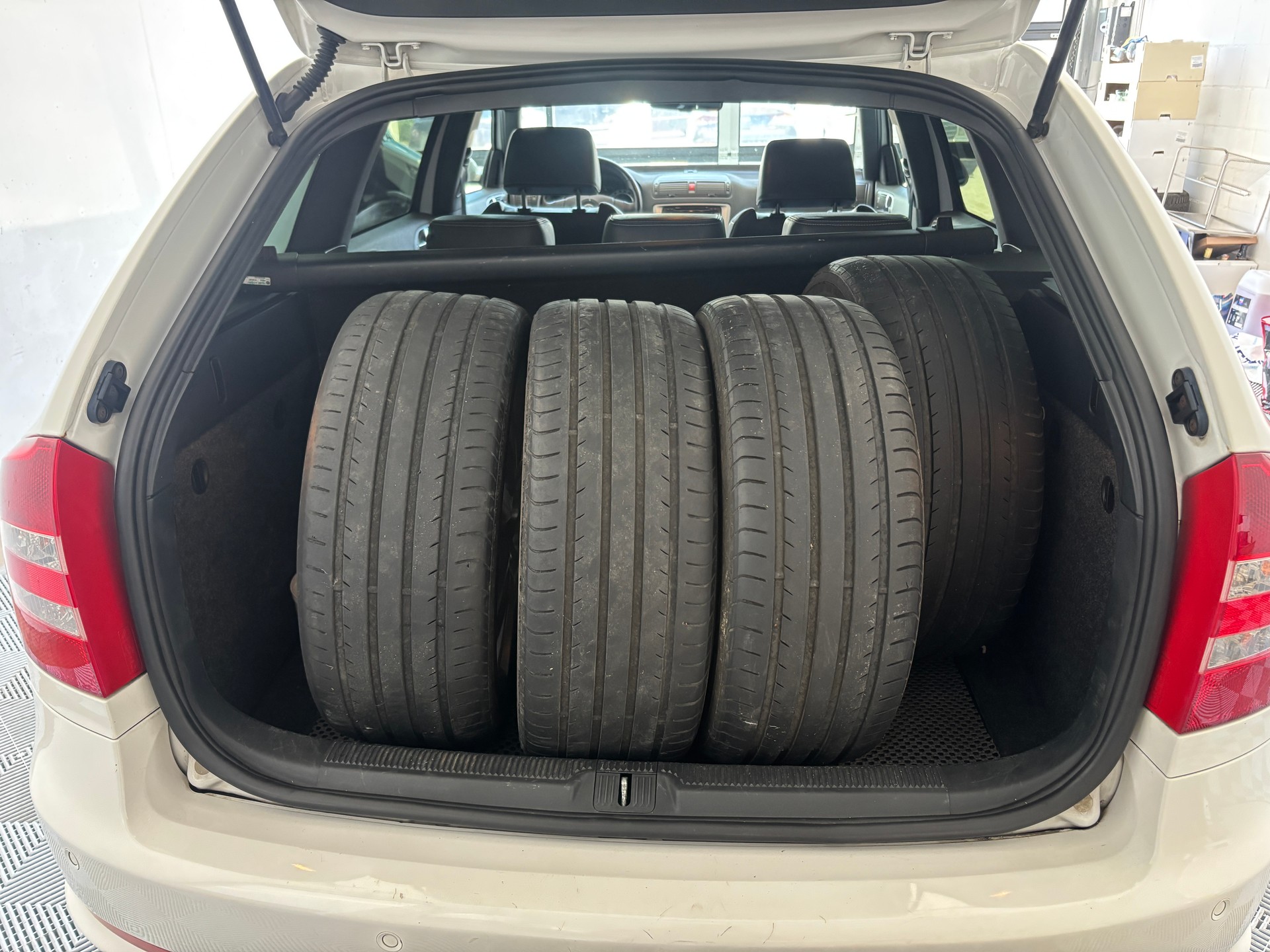 SKODA Octavia 2.0 TFSI RS-image-12