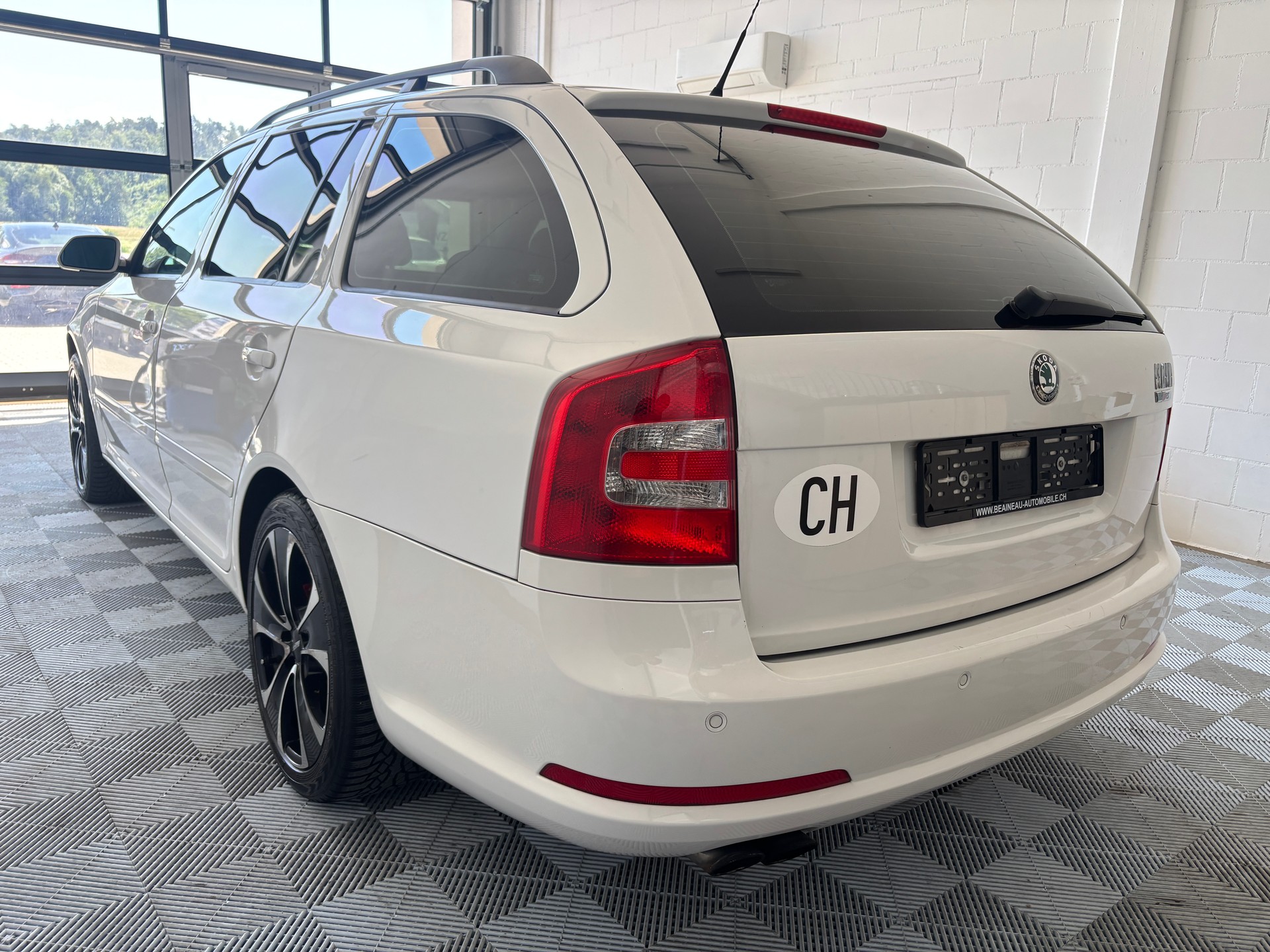 SKODA Octavia 2.0 TFSI RS-image-3