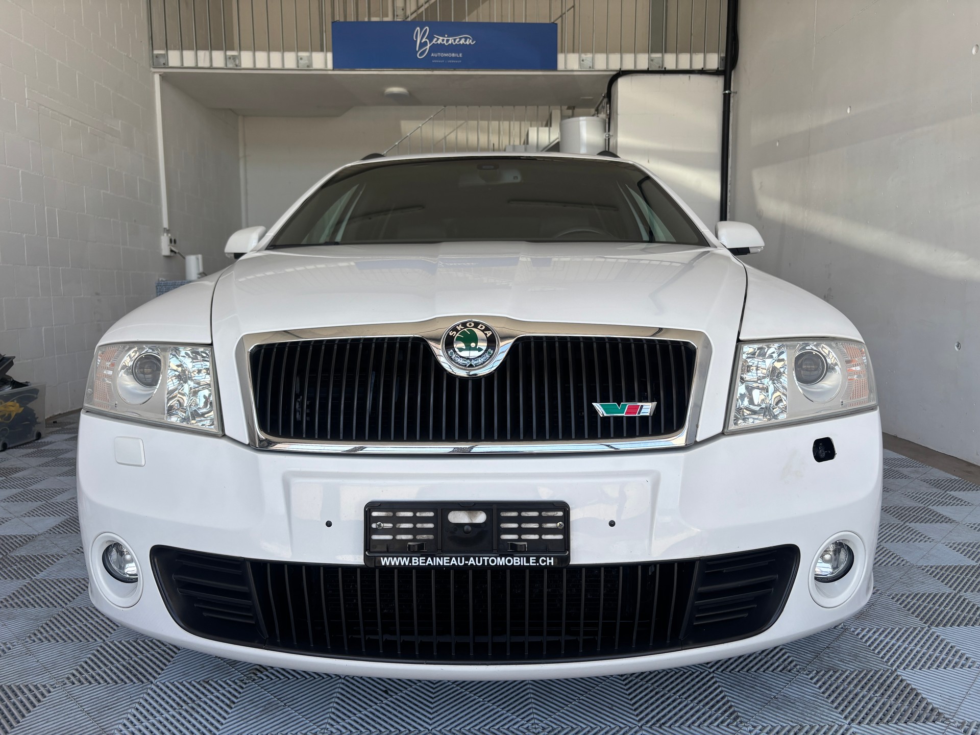 SKODA Octavia 2.0 TFSI RS-image-1
