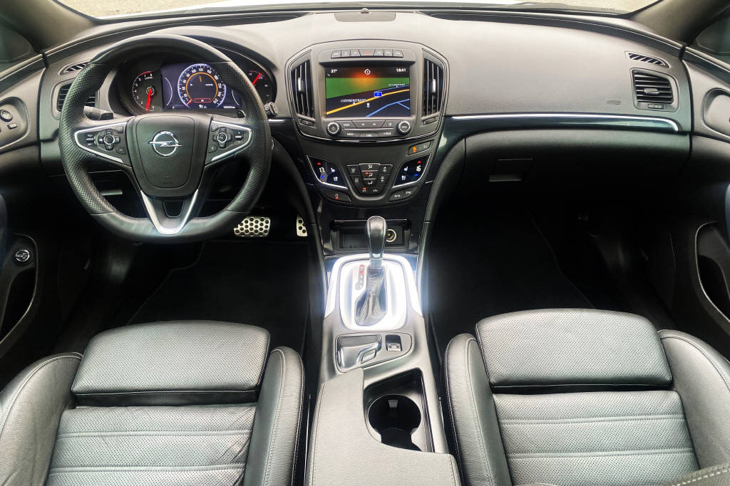 OPEL Insignia Sports Tourer 2.0 T 4x4 Cosmo-image-9