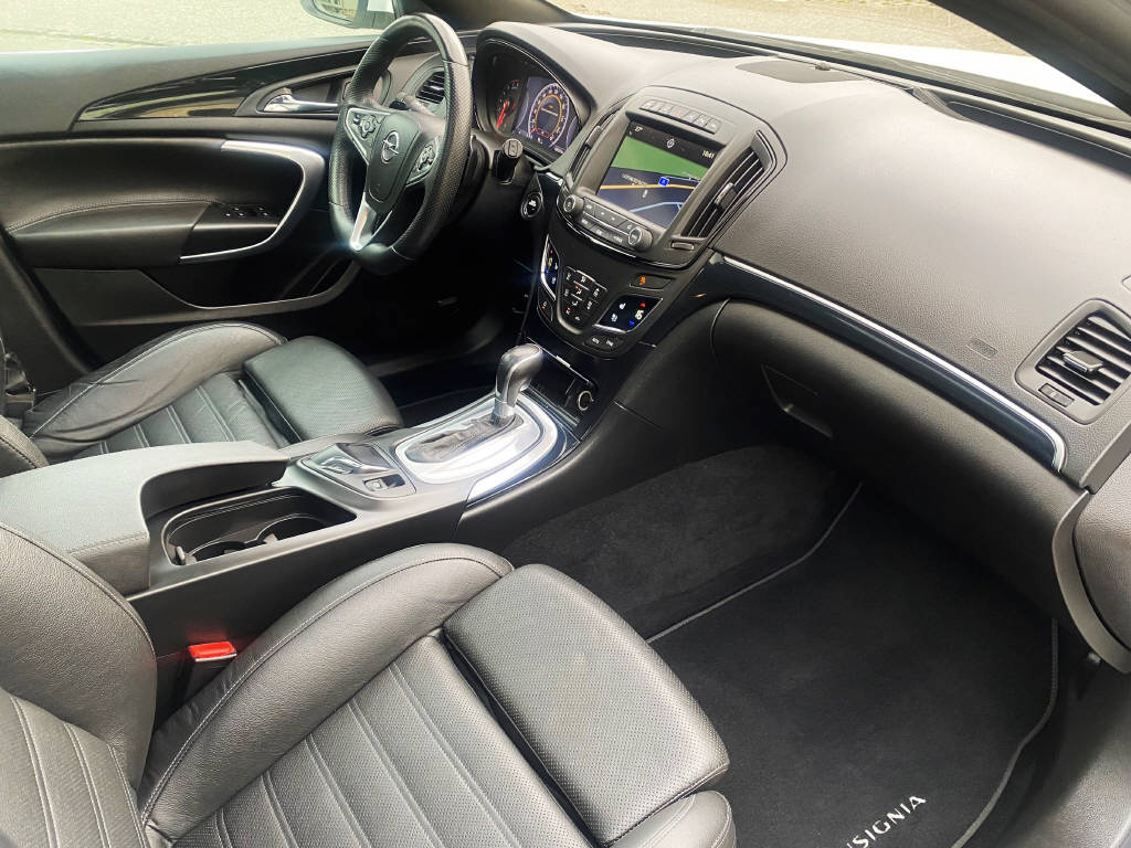 OPEL Insignia Sports Tourer 2.0 T 4x4 Cosmo-image-8