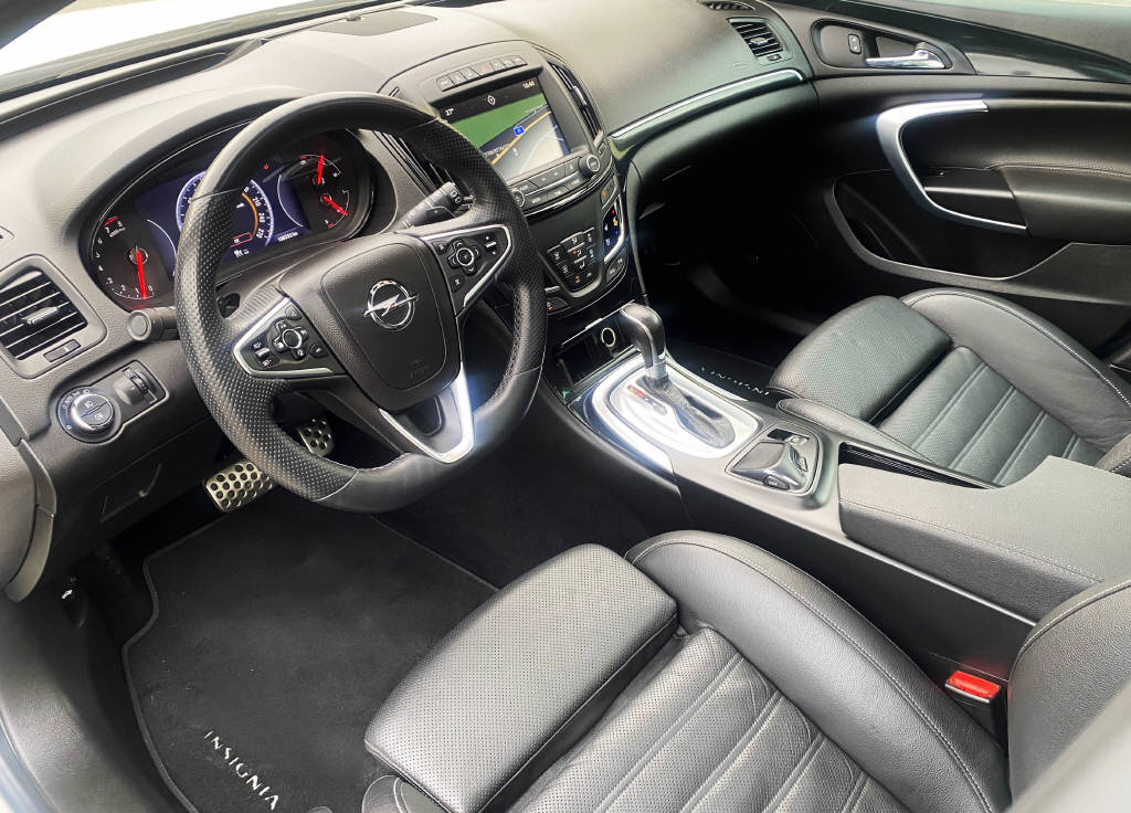 OPEL Insignia Sports Tourer 2.0 T 4x4 Cosmo-image-4