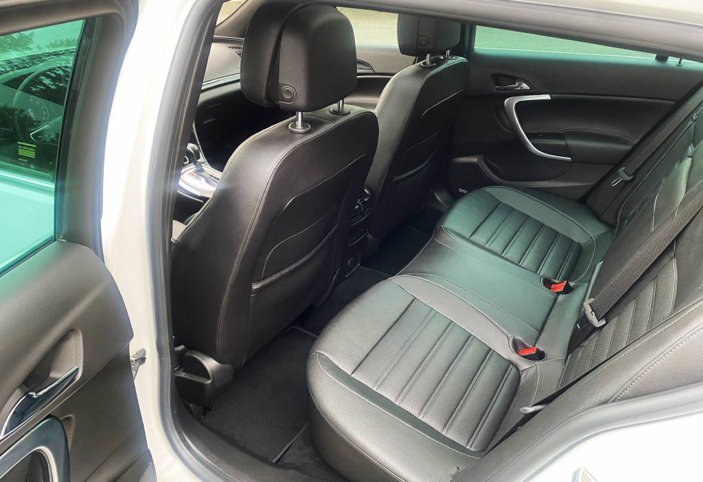 OPEL Insignia Sports Tourer 2.0 T 4x4 Cosmo-image-11