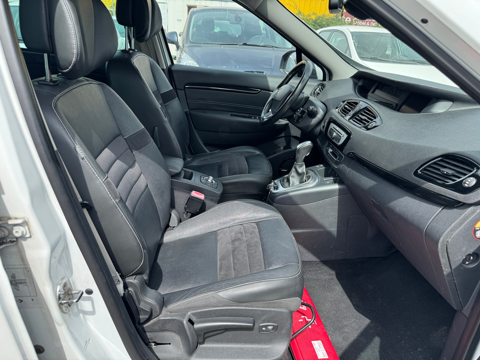 RENAULT Grand Scénic 1.5 dCi Swiss Edition EDC-image-10
