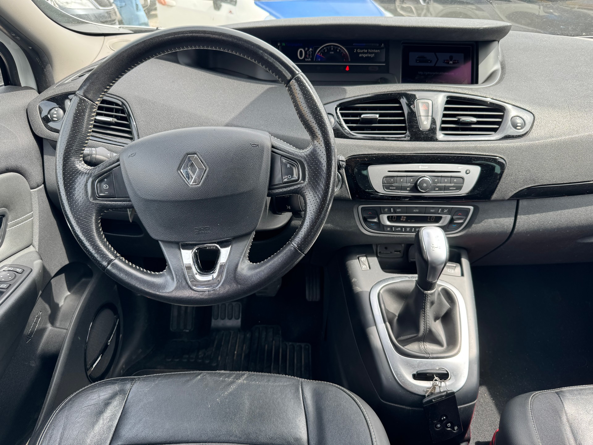 RENAULT Grand Scénic 1.5 dCi Swiss Edition EDC-image-6