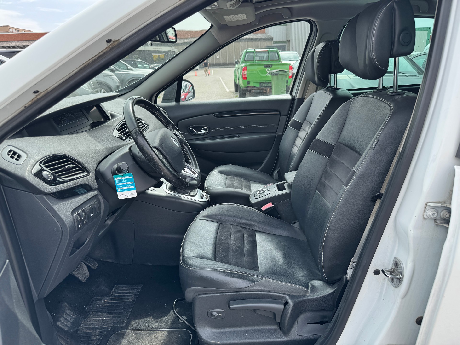 RENAULT Grand Scénic 1.5 dCi Swiss Edition EDC-image-8