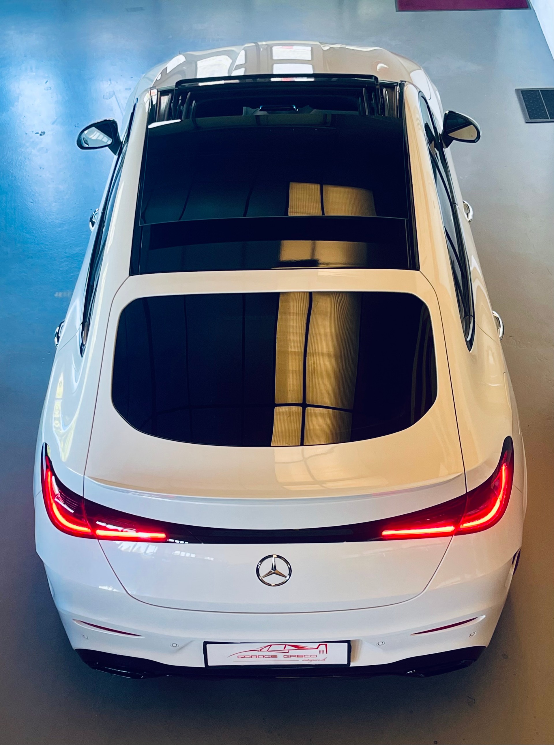MERCEDES-BENZ GLC 300 4Matic AMG Line 9G-Tronic "BLACK and WHITE-image-8