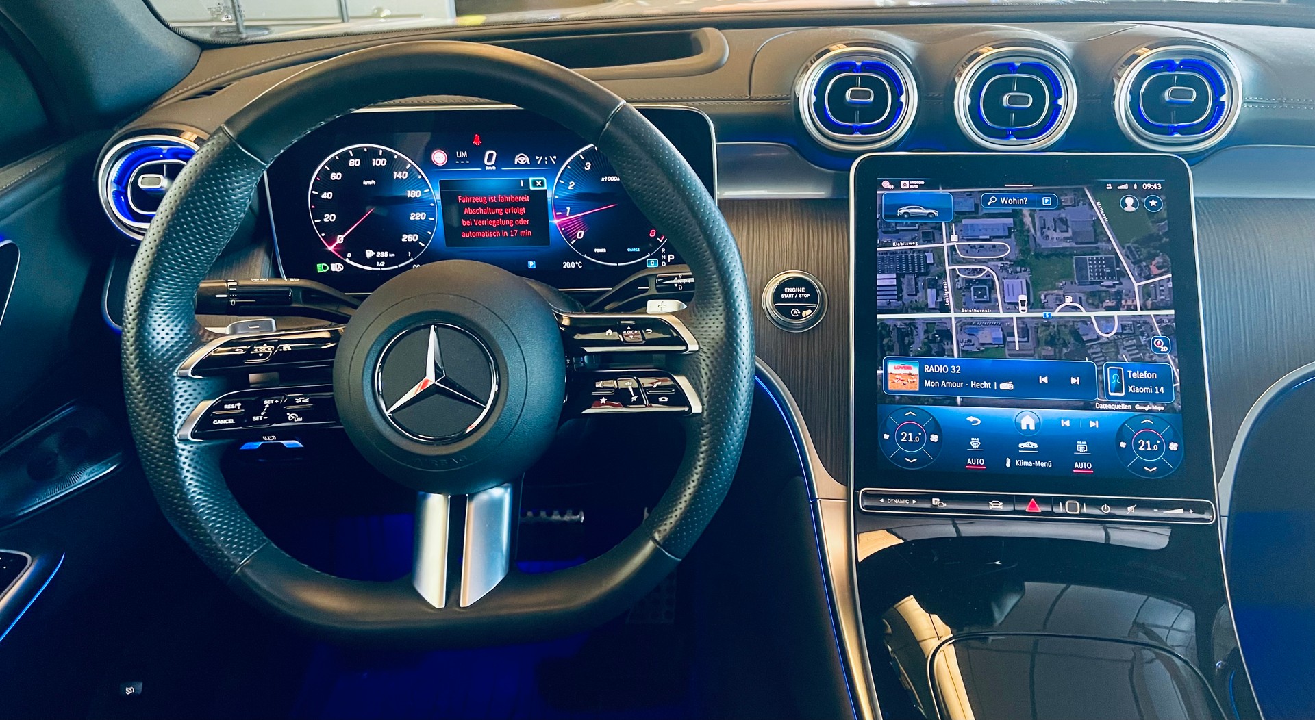 MERCEDES-BENZ GLC 300 4Matic AMG Line 9G-Tronic "BLACK and WHITE-image-11