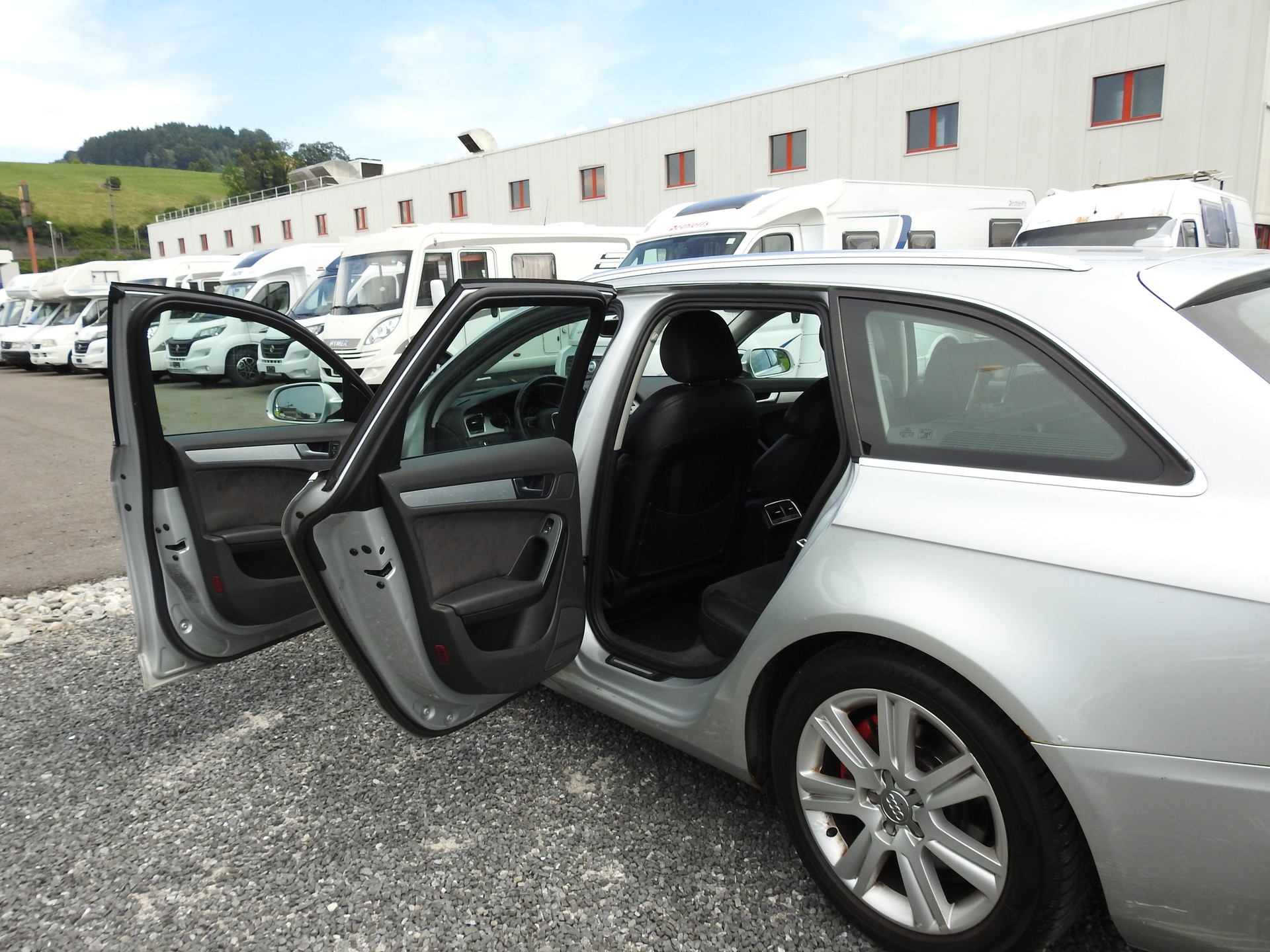 AUDI A4 Avant 1.8 TFSI Snow quattro-image-15