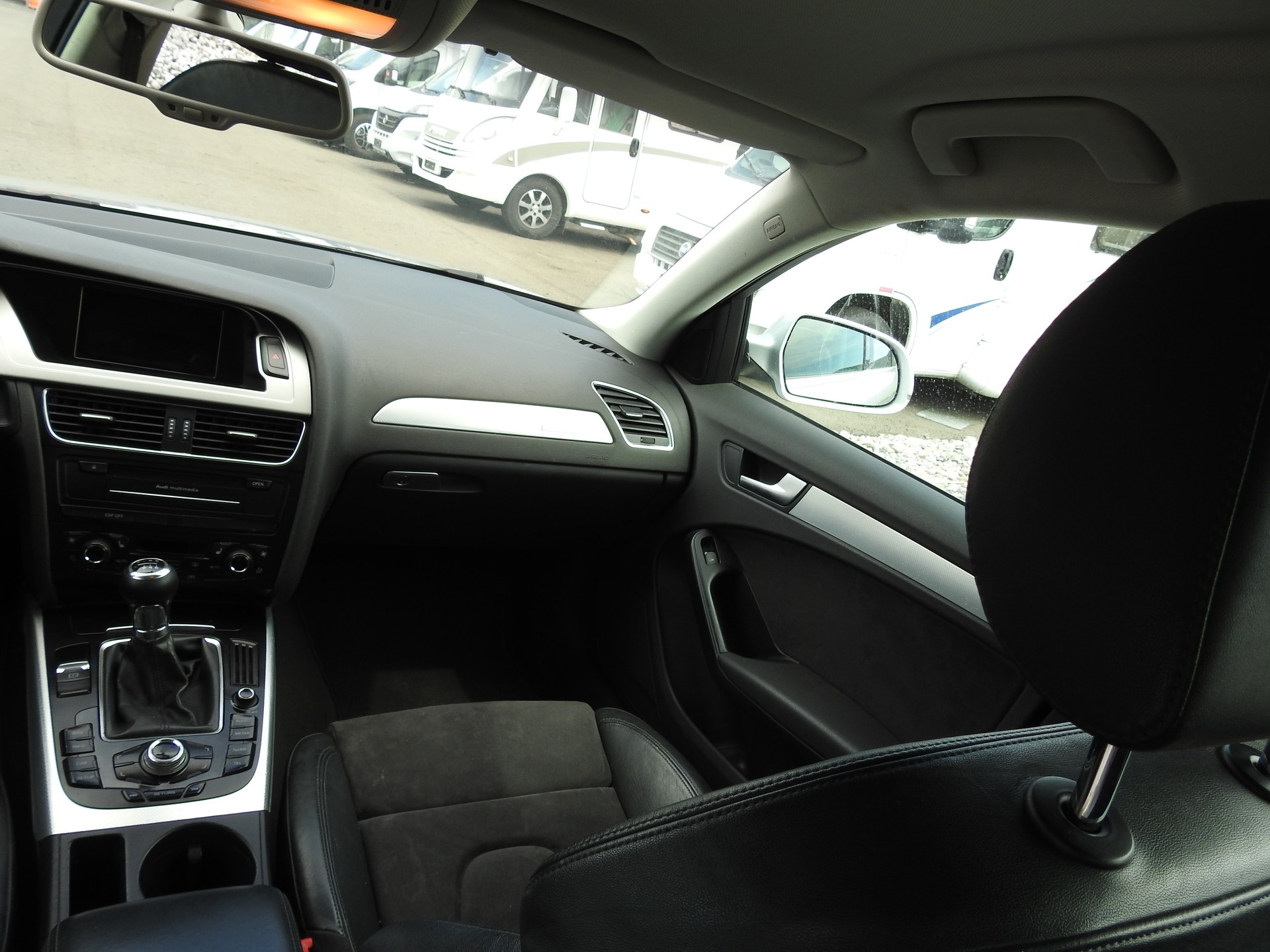 AUDI A4 Avant 1.8 TFSI Snow quattro-image-18