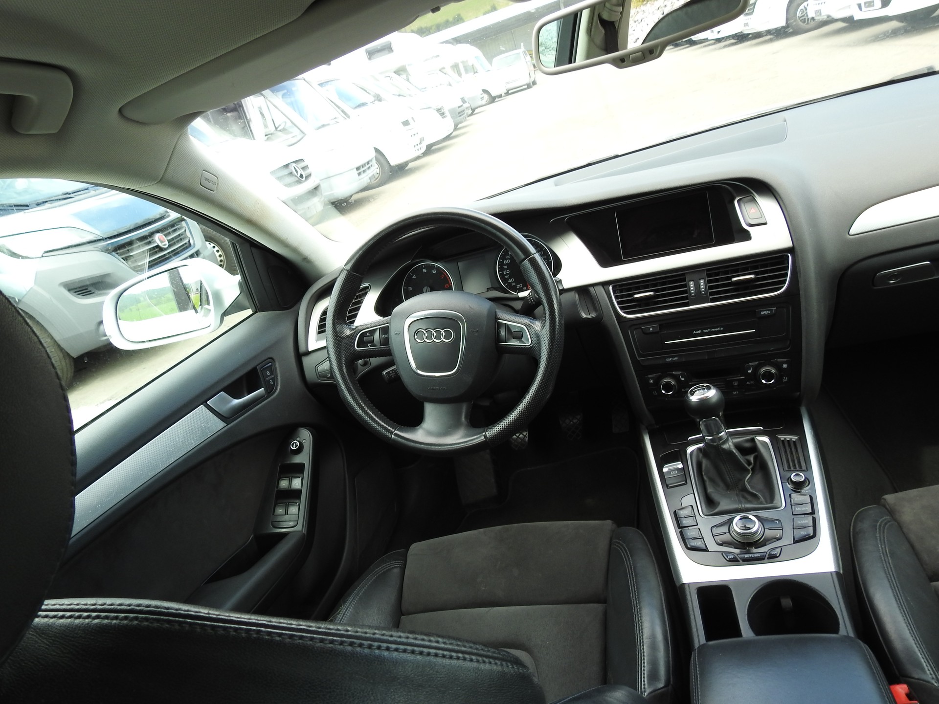 AUDI A4 Avant 1.8 TFSI Snow quattro-image-19
