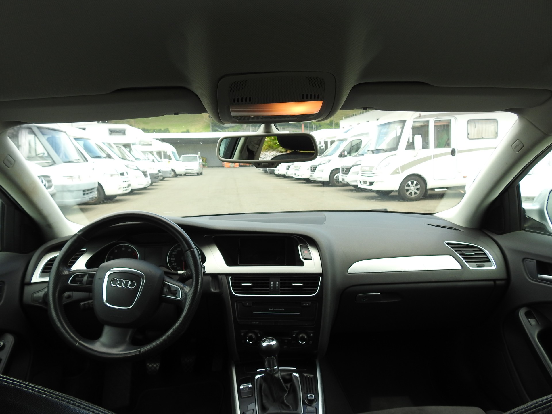 AUDI A4 Avant 1.8 TFSI Snow quattro-image-16