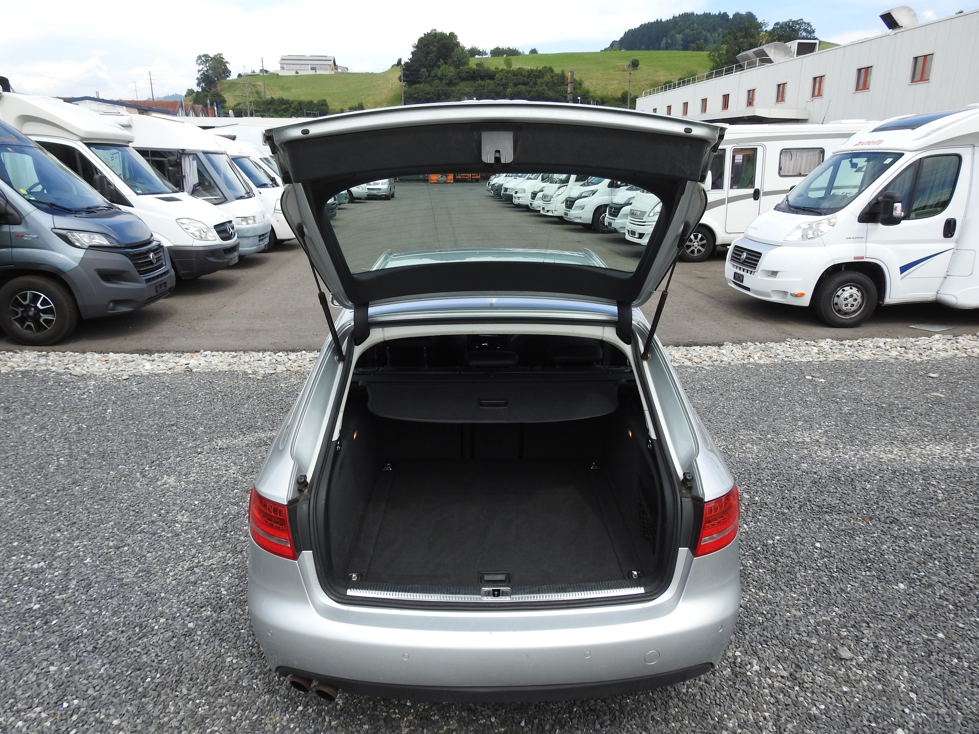 AUDI A4 Avant 1.8 TFSI Snow quattro-image-10