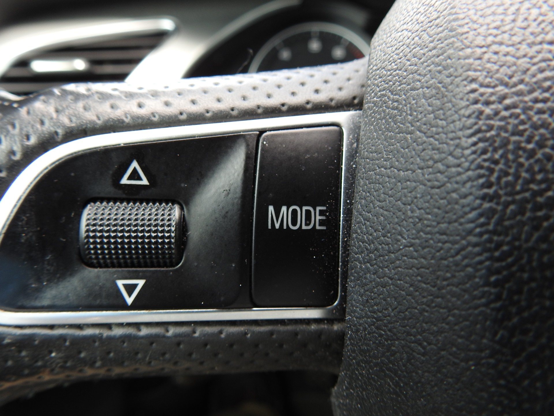 AUDI A4 Avant 1.8 TFSI Snow quattro-image-24