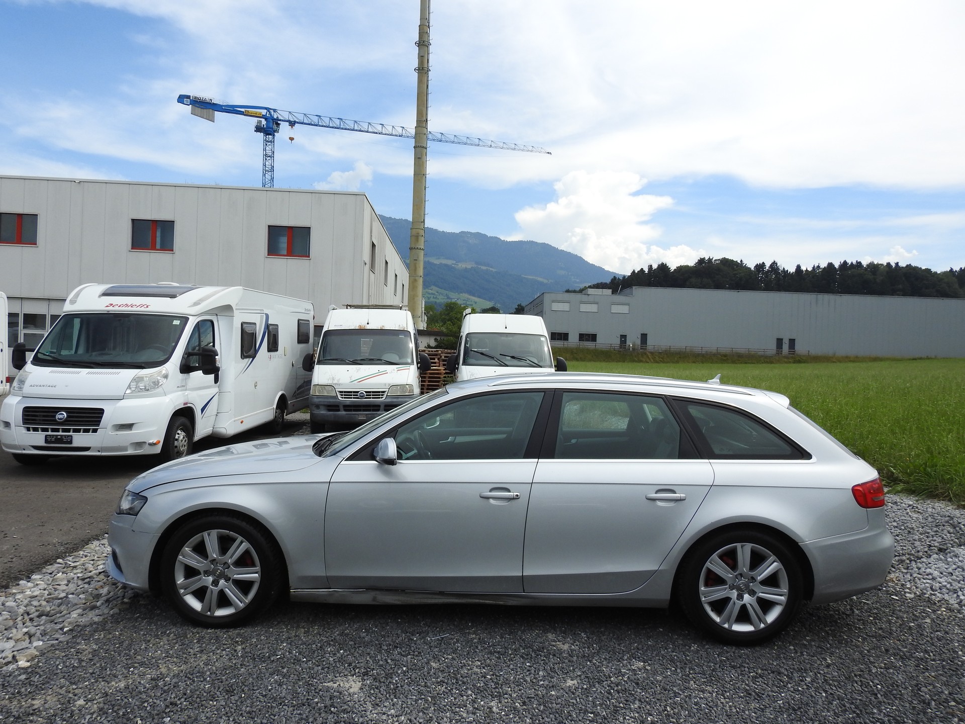 AUDI A4 Avant 1.8 TFSI Snow quattro-image-3